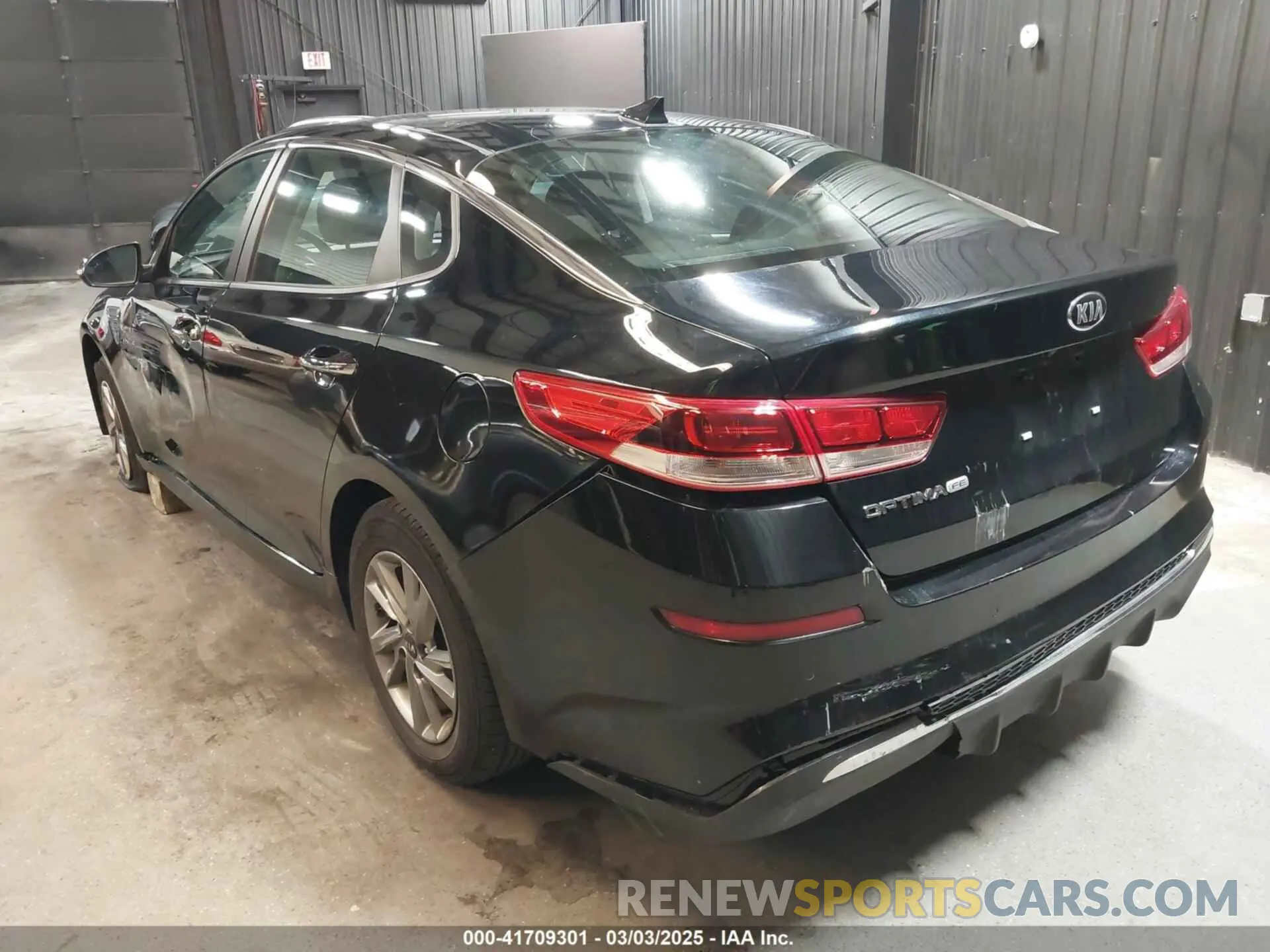 3 Photograph of a damaged car 5XXGT4L38KG307792 KIA OPTIMA 2019