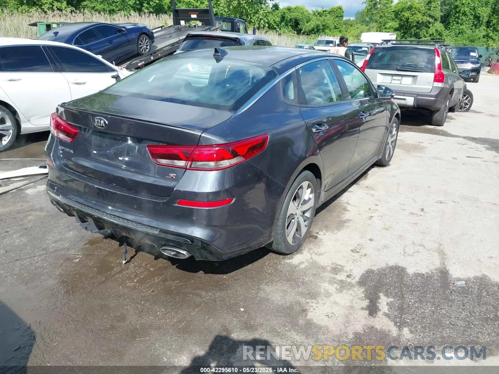 4 Photograph of a damaged car 5XXGT4L38KG309347 KIA OPTIMA 2019
