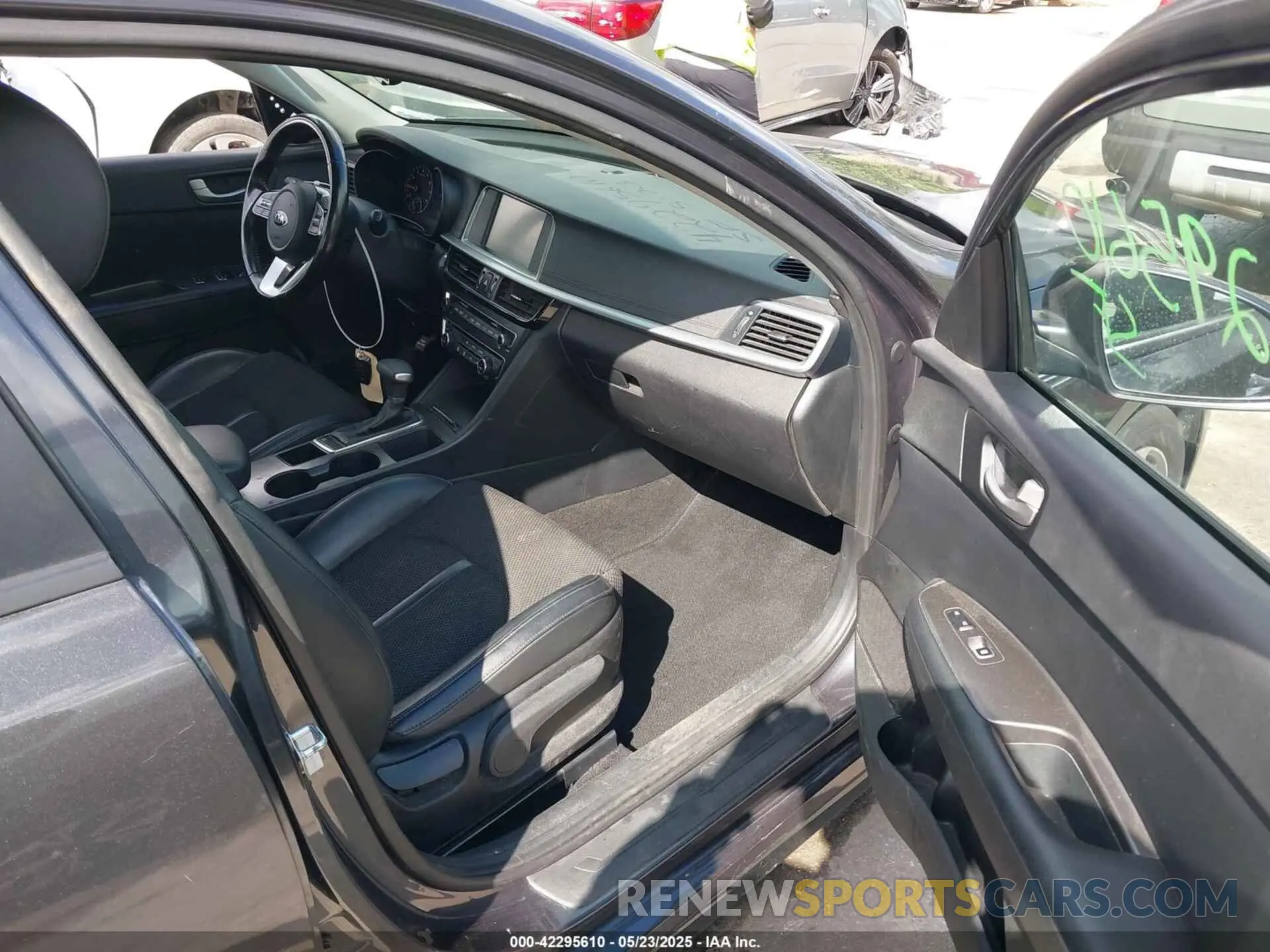 5 Photograph of a damaged car 5XXGT4L38KG309347 KIA OPTIMA 2019