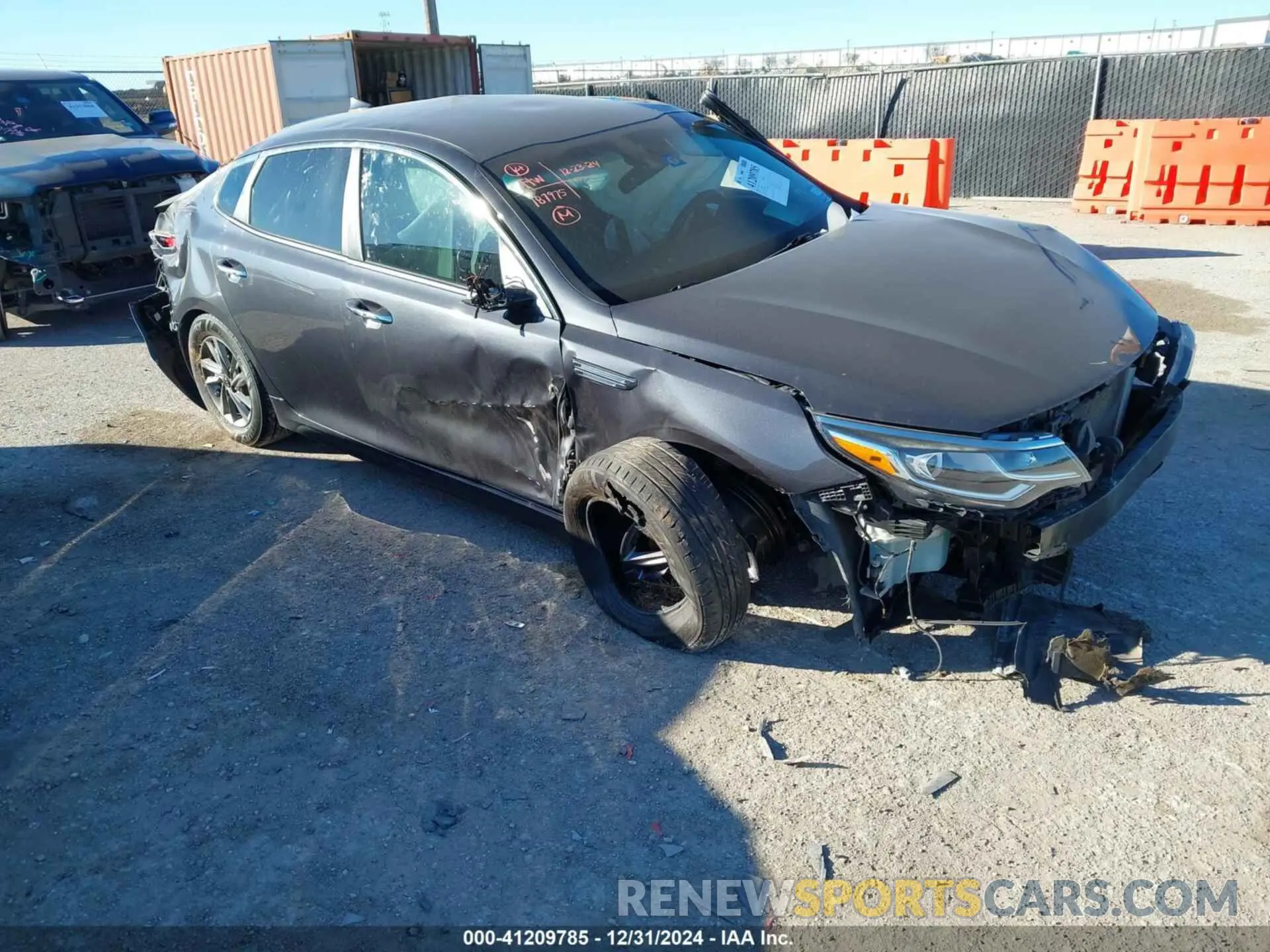 1 Photograph of a damaged car 5XXGT4L38KG317836 KIA OPTIMA 2019