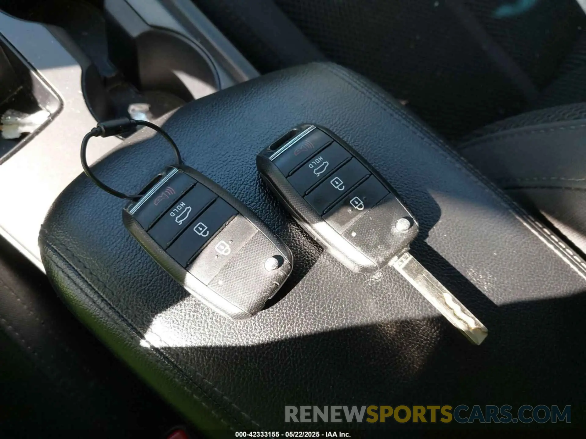 11 Photograph of a damaged car 5XXGT4L38KG320784 KIA OPTIMA 2019