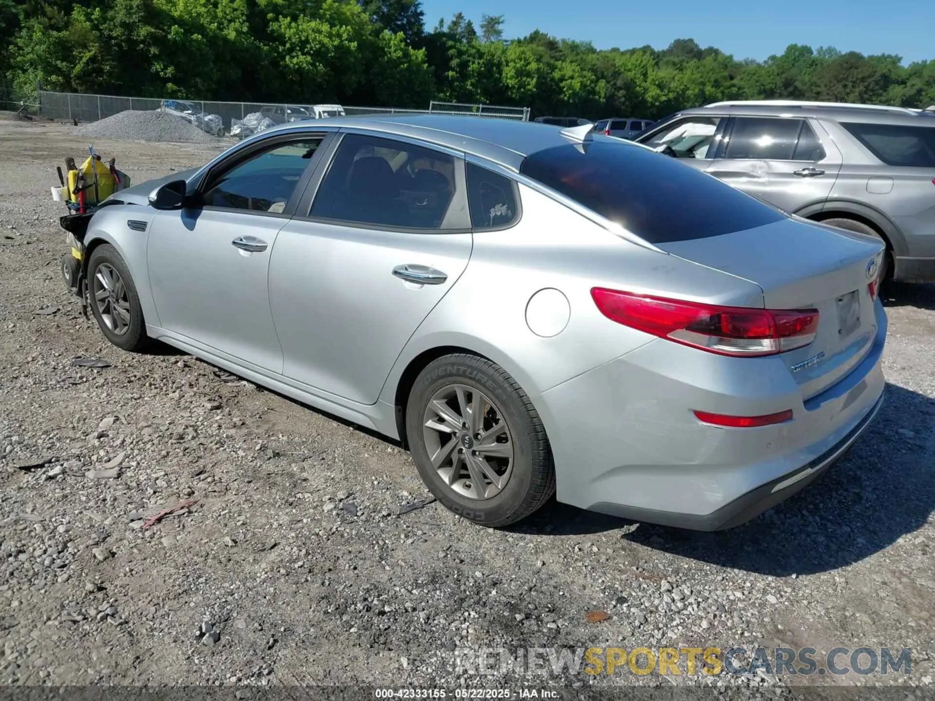 3 Photograph of a damaged car 5XXGT4L38KG320784 KIA OPTIMA 2019