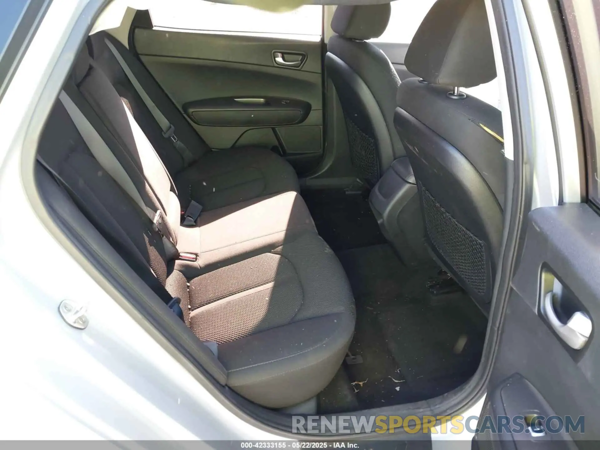 8 Photograph of a damaged car 5XXGT4L38KG320784 KIA OPTIMA 2019