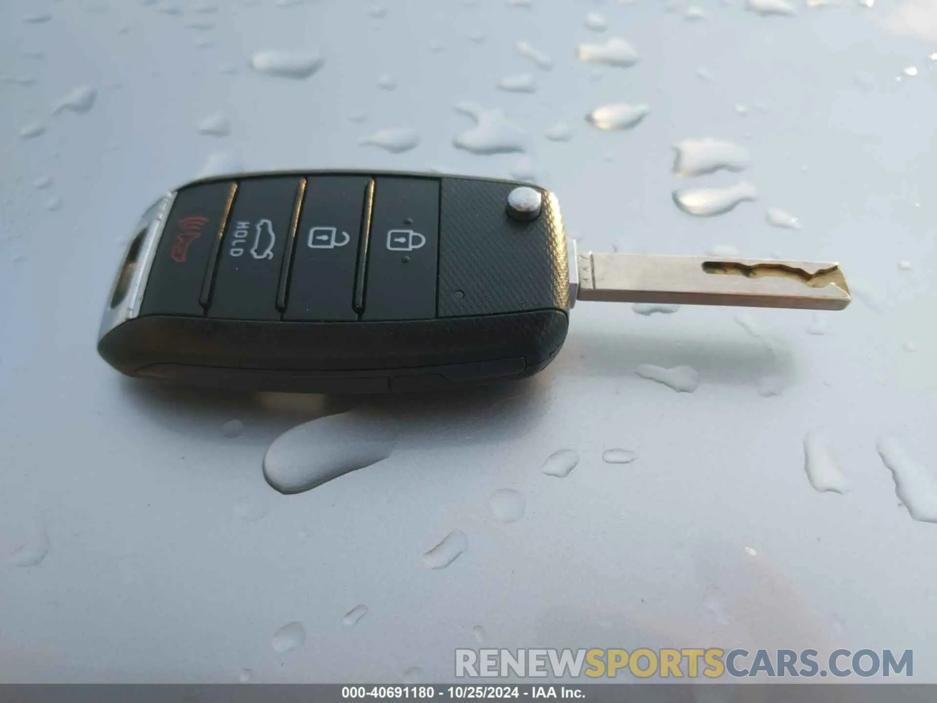 11 Photograph of a damaged car 5XXGT4L38KG340839 KIA OPTIMA 2019