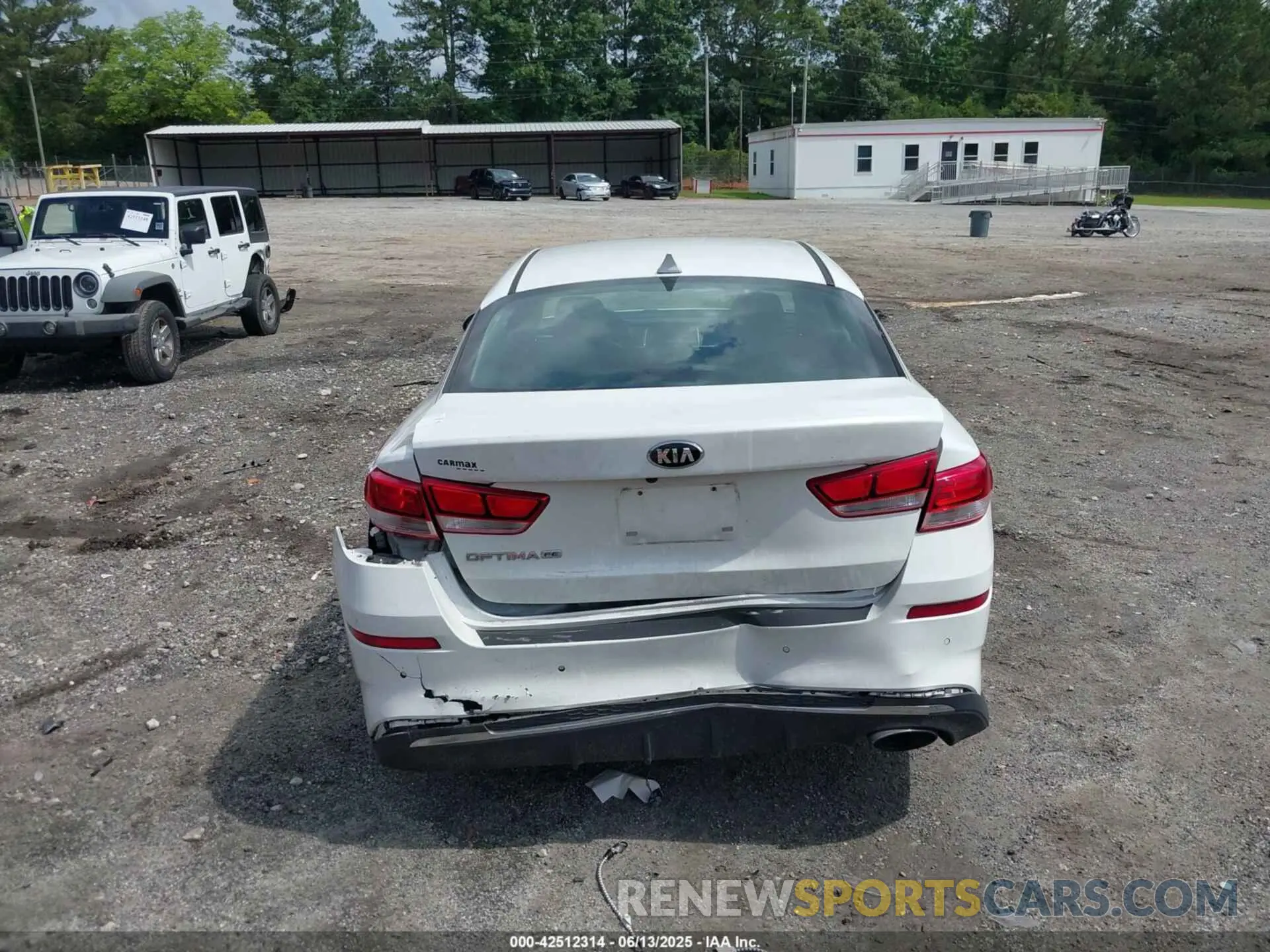 16 Photograph of a damaged car 5XXGT4L38KG346026 KIA OPTIMA 2019