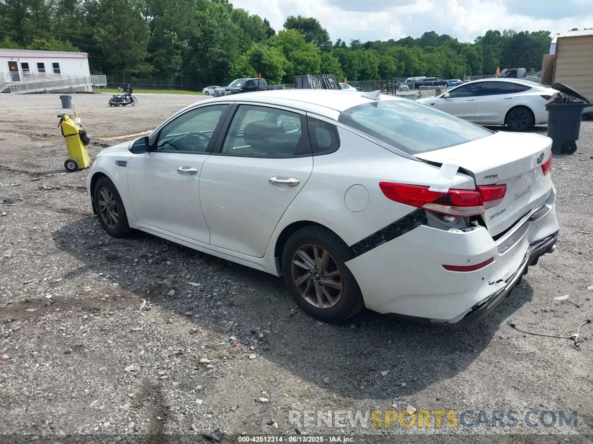 3 Photograph of a damaged car 5XXGT4L38KG346026 KIA OPTIMA 2019