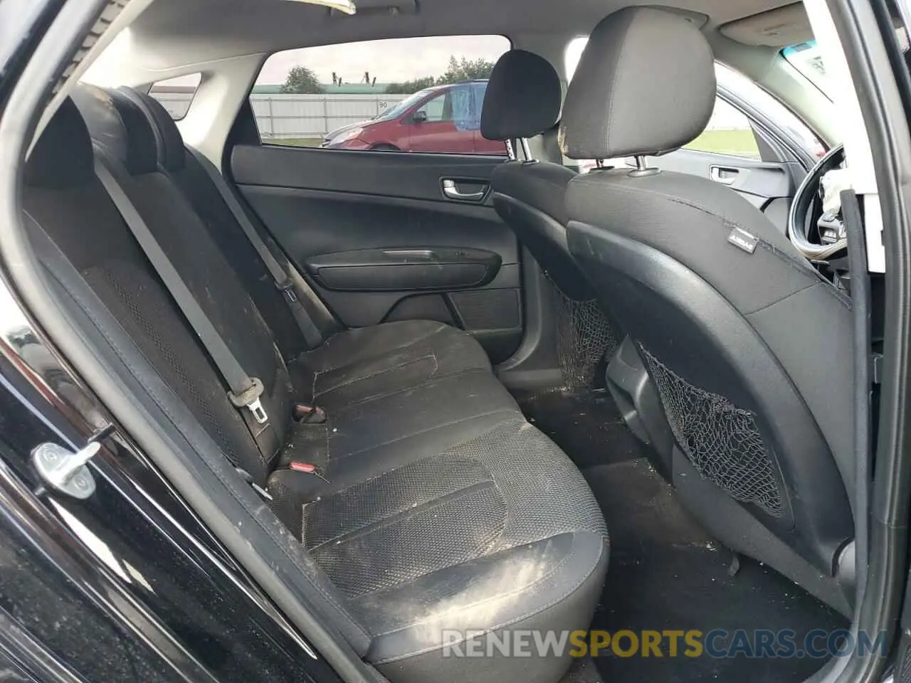 10 Photograph of a damaged car 5XXGT4L38KG347323 KIA OPTIMA 2019