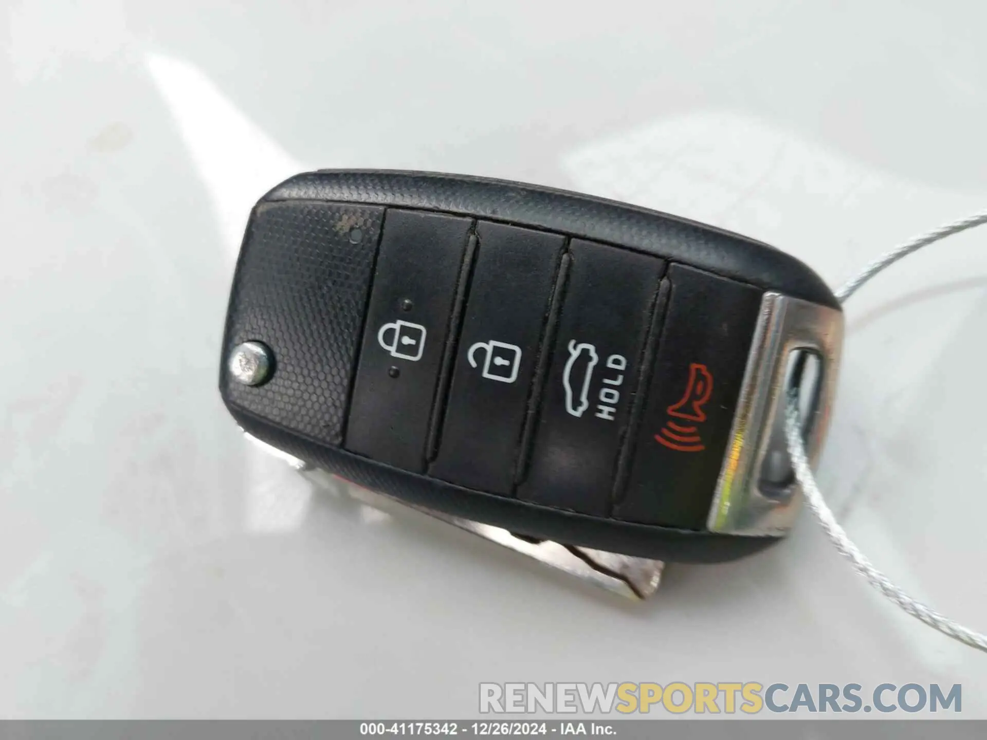 11 Photograph of a damaged car 5XXGT4L38KG347662 KIA OPTIMA 2019