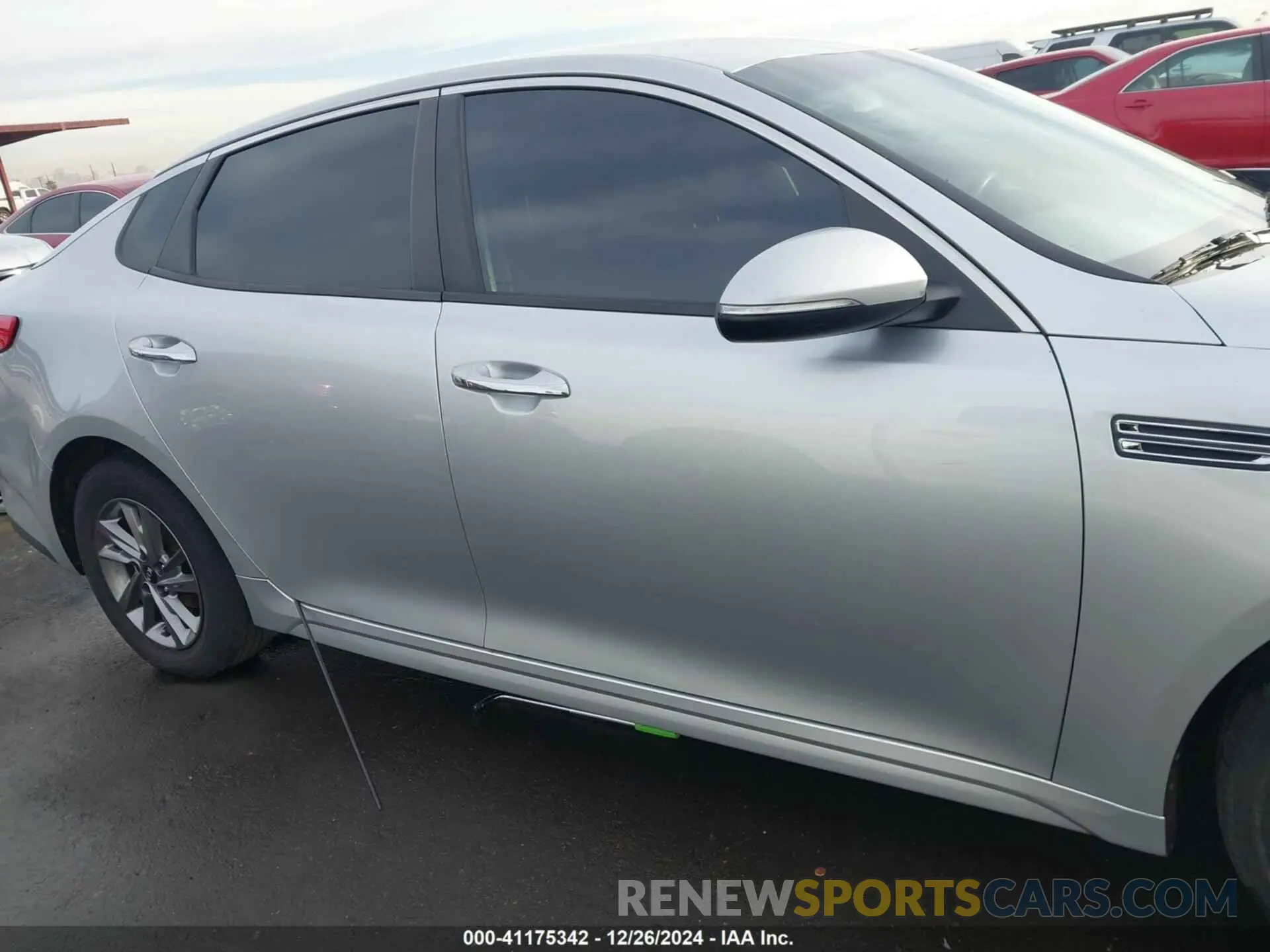 13 Photograph of a damaged car 5XXGT4L38KG347662 KIA OPTIMA 2019