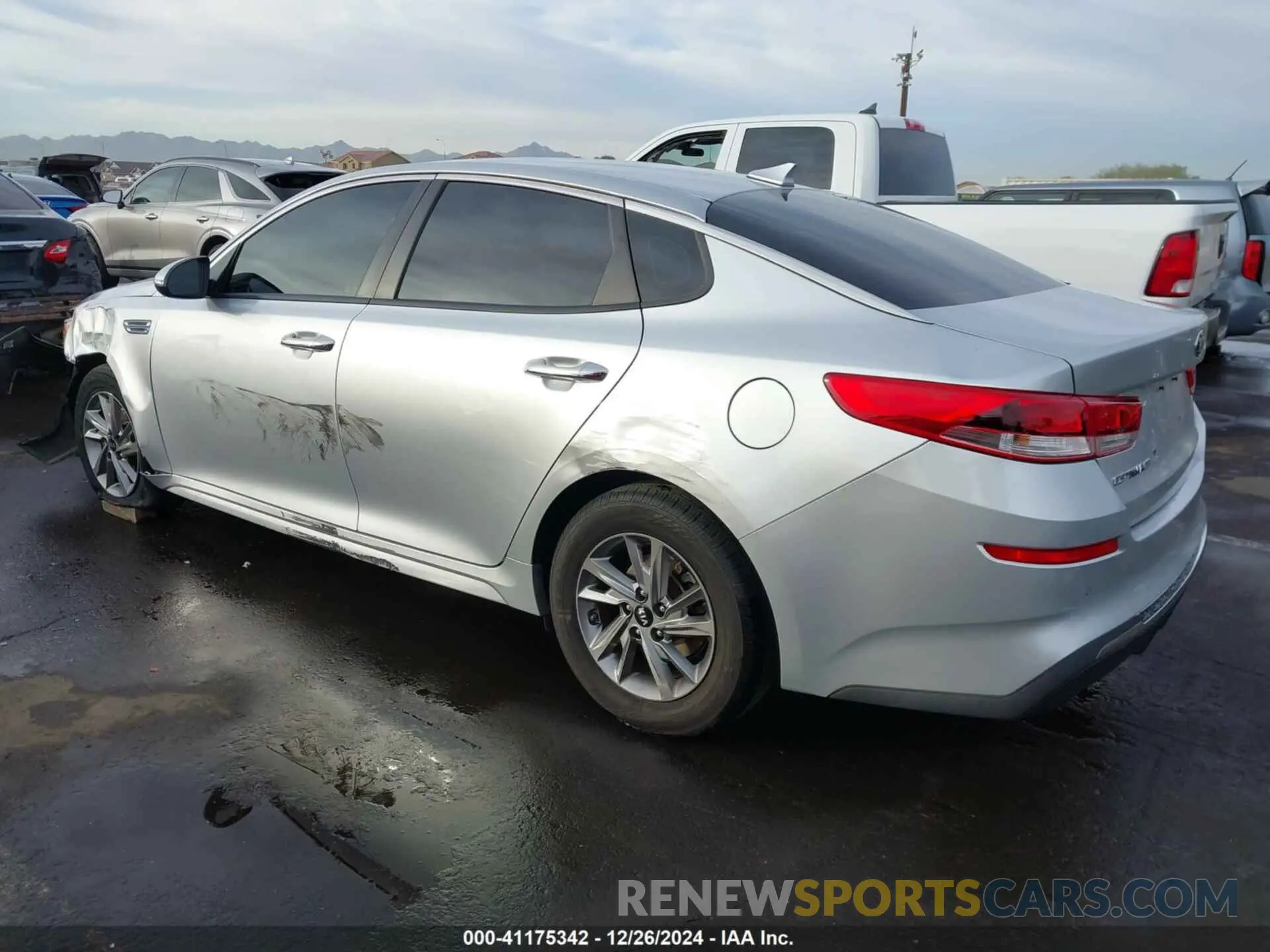 3 Photograph of a damaged car 5XXGT4L38KG347662 KIA OPTIMA 2019