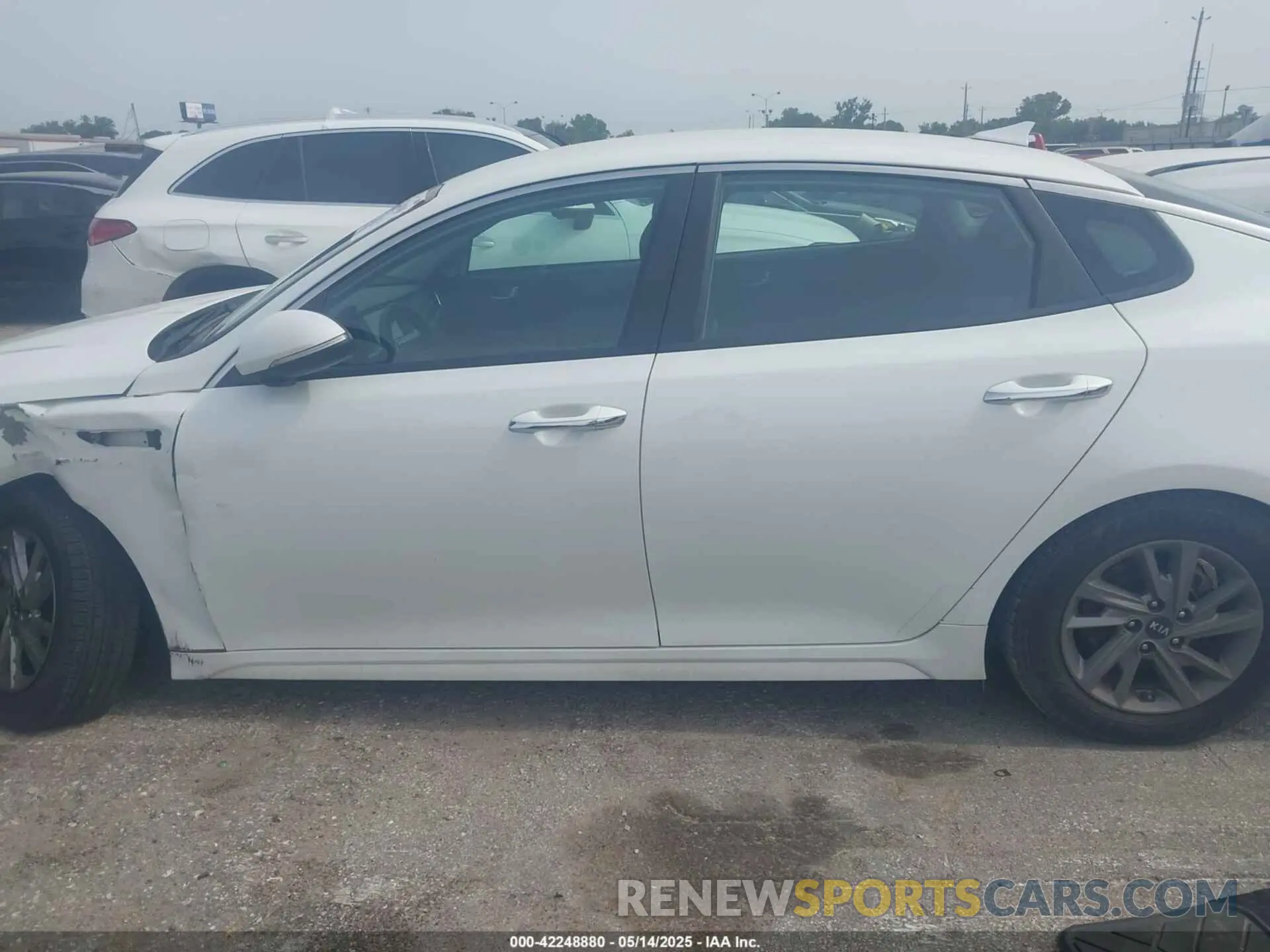14 Photograph of a damaged car 5XXGT4L38KG350626 KIA OPTIMA 2019