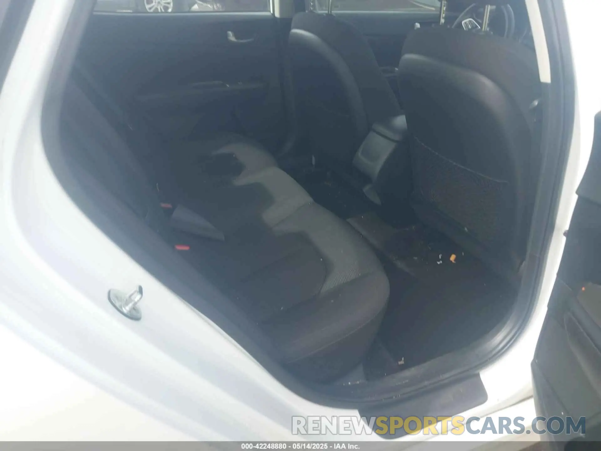 8 Photograph of a damaged car 5XXGT4L38KG350626 KIA OPTIMA 2019