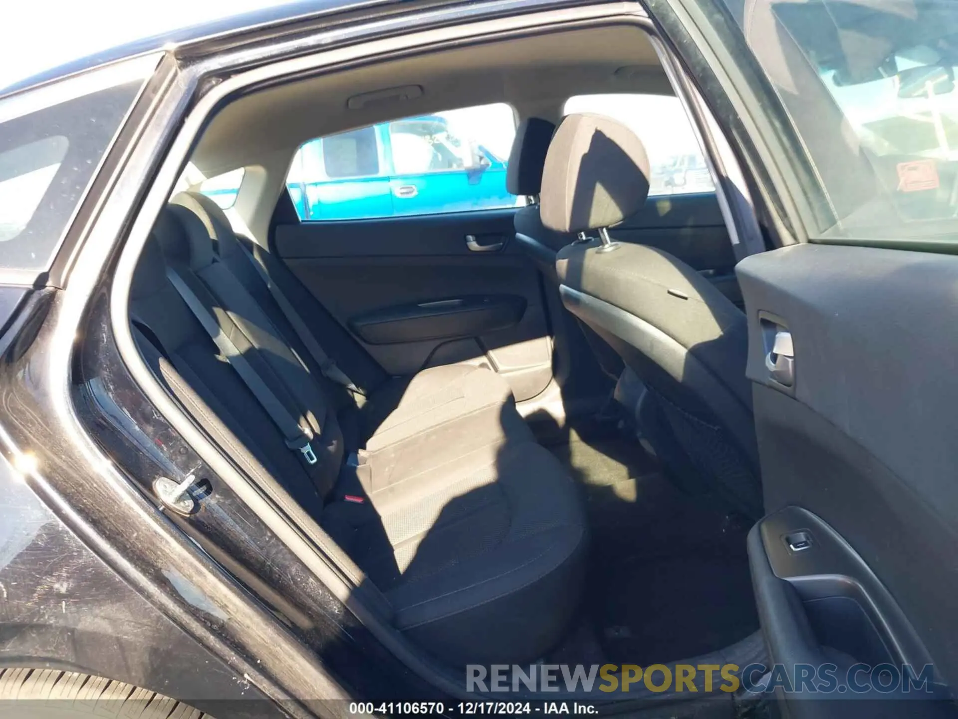 8 Photograph of a damaged car 5XXGT4L38KG351064 KIA OPTIMA 2019