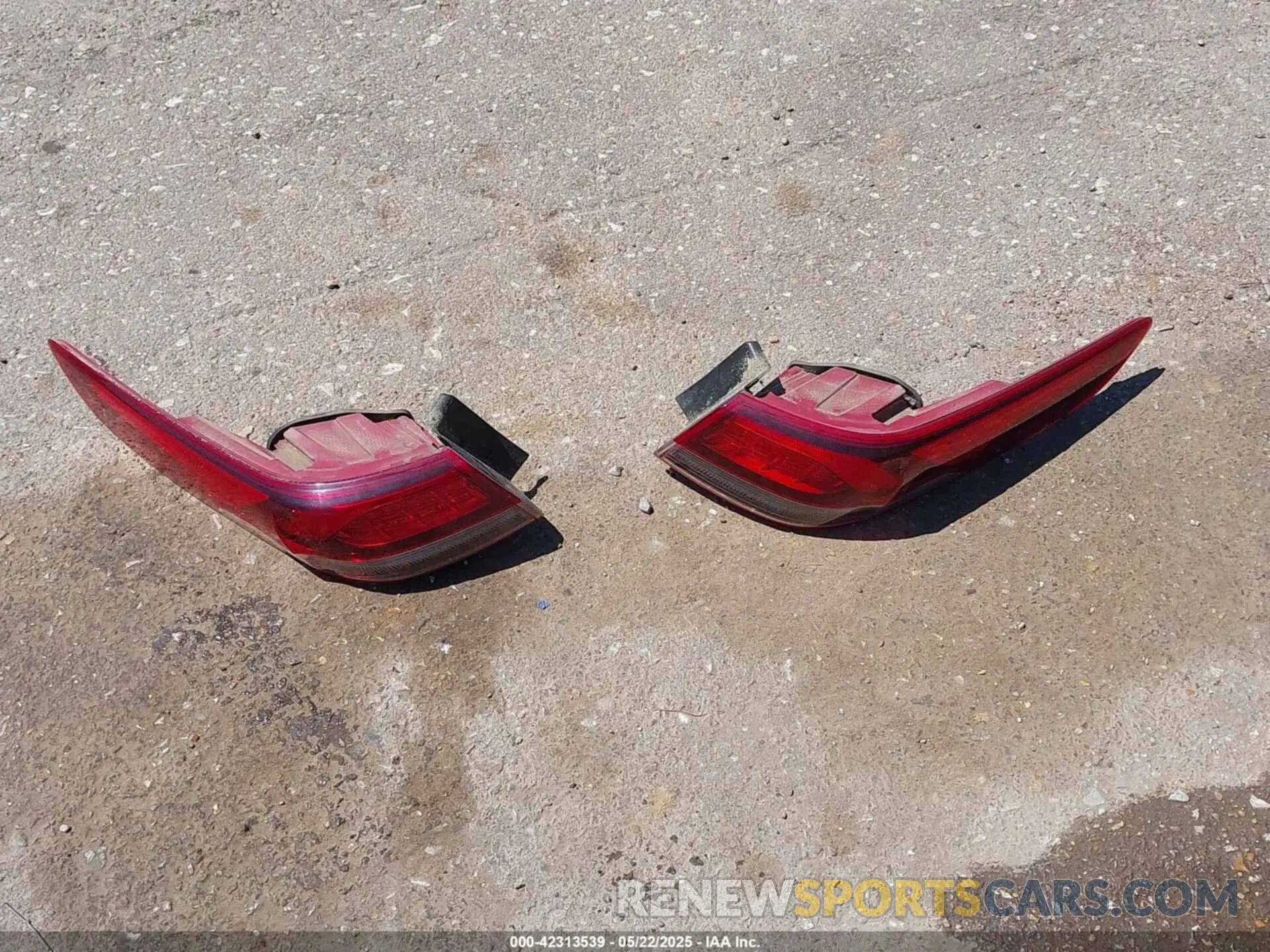 12 Photograph of a damaged car 5XXGT4L38KG359424 KIA OPTIMA 2019