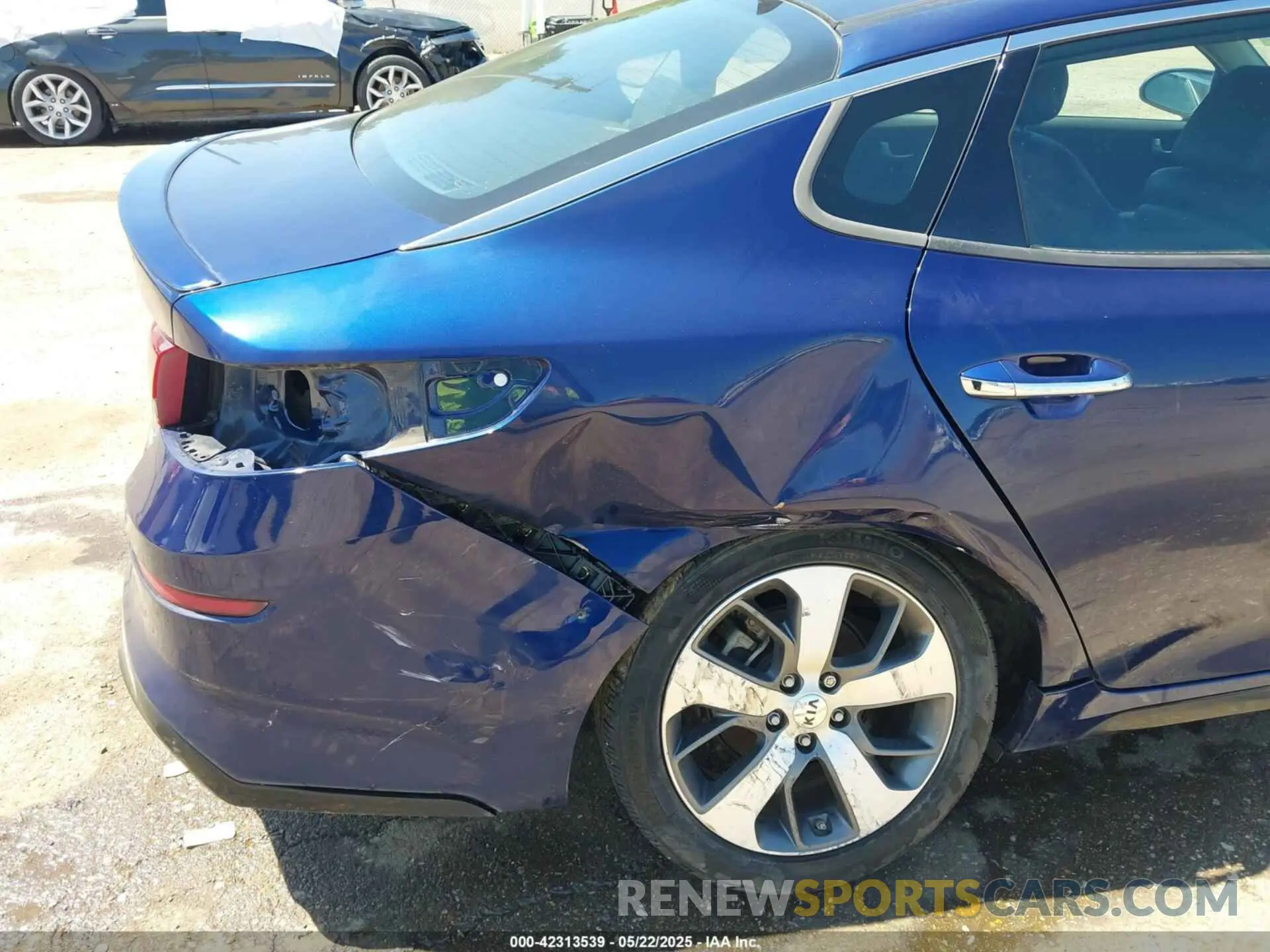 6 Photograph of a damaged car 5XXGT4L38KG359424 KIA OPTIMA 2019
