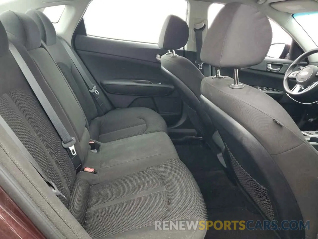10 Photograph of a damaged car 5XXGT4L38KG359682 KIA OPTIMA 2019