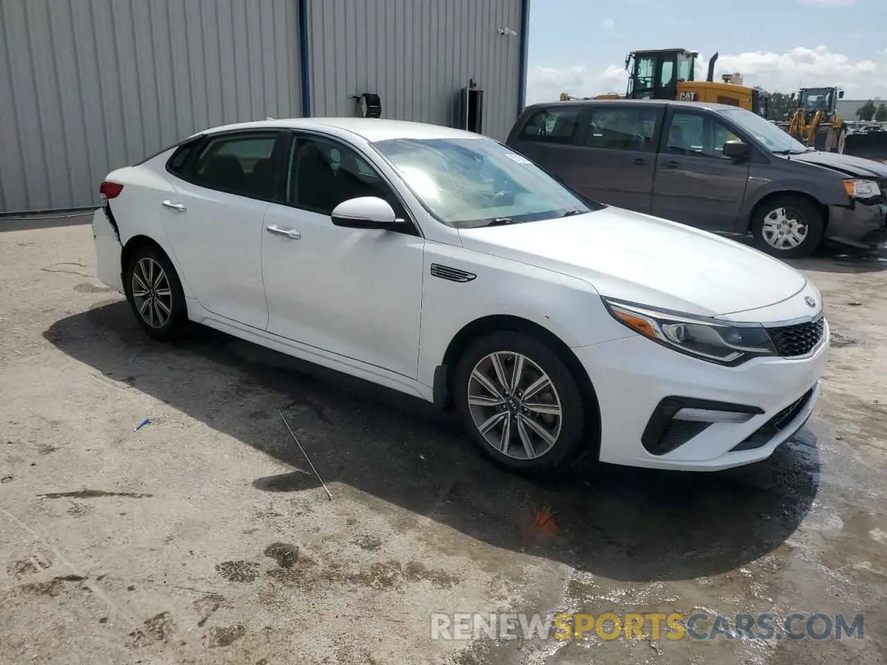 4 Photograph of a damaged car 5XXGT4L38KG361142 KIA OPTIMA 2019