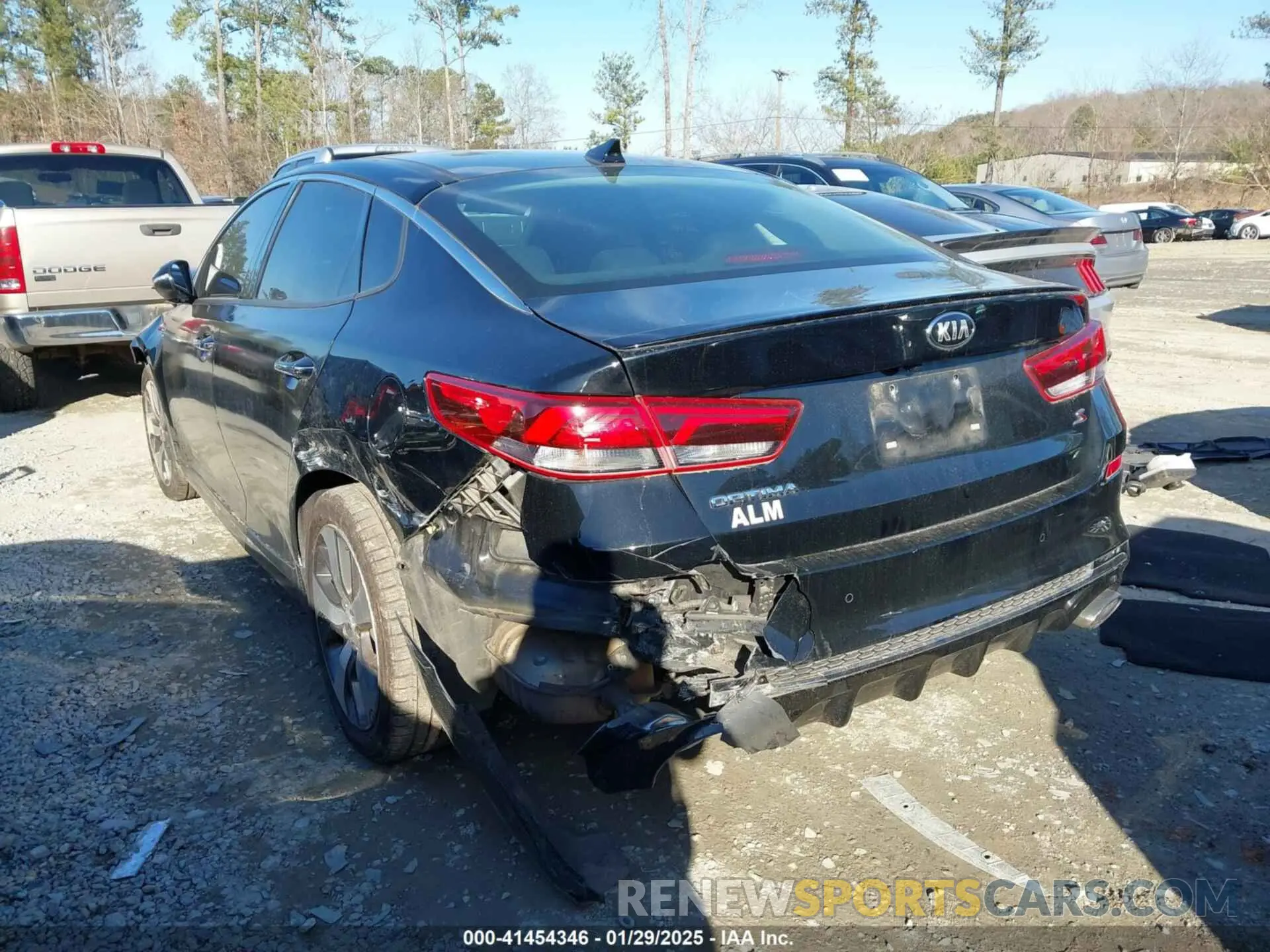 3 Photograph of a damaged car 5XXGT4L38KG361948 KIA OPTIMA 2019