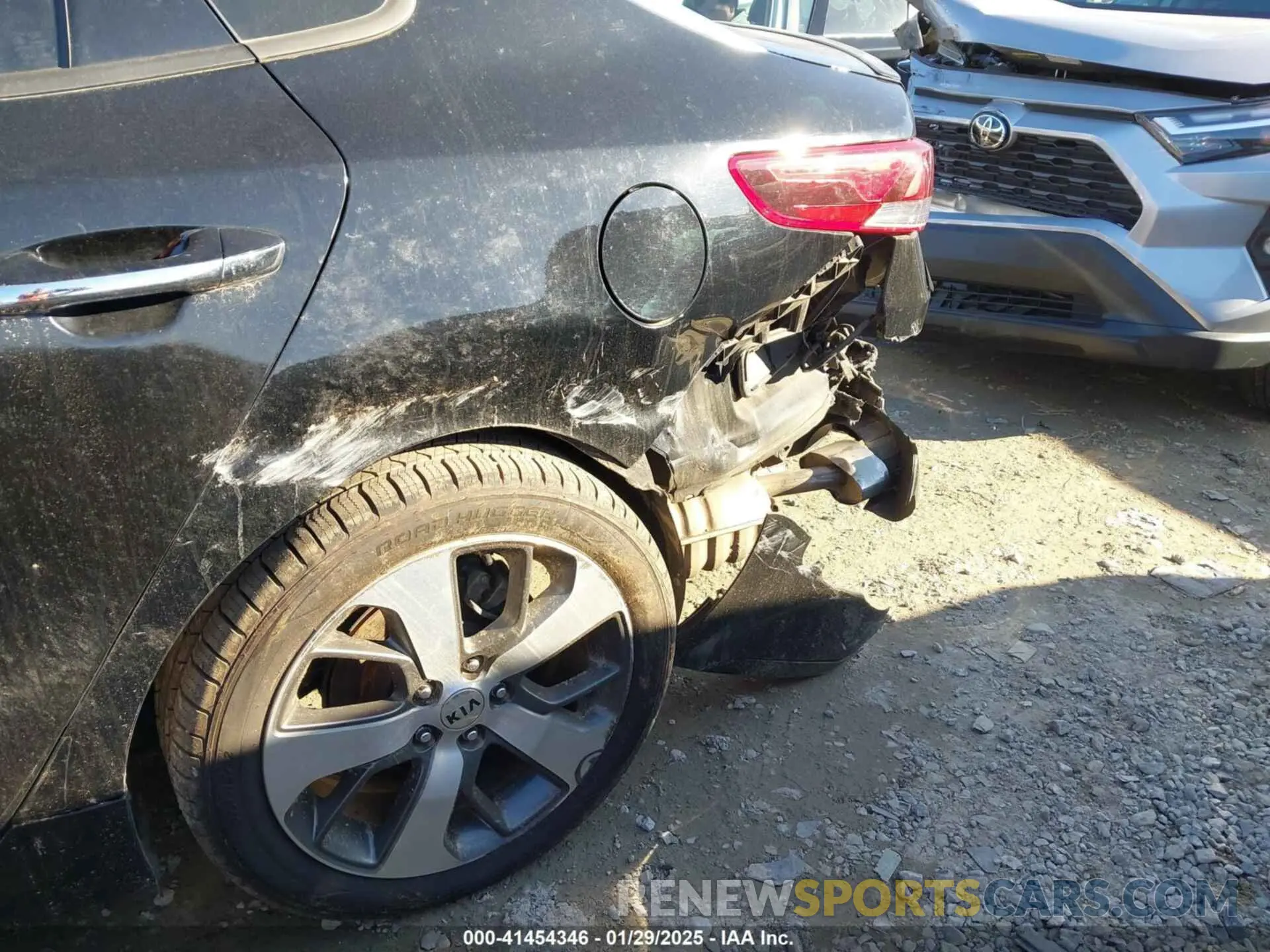 6 Photograph of a damaged car 5XXGT4L38KG361948 KIA OPTIMA 2019