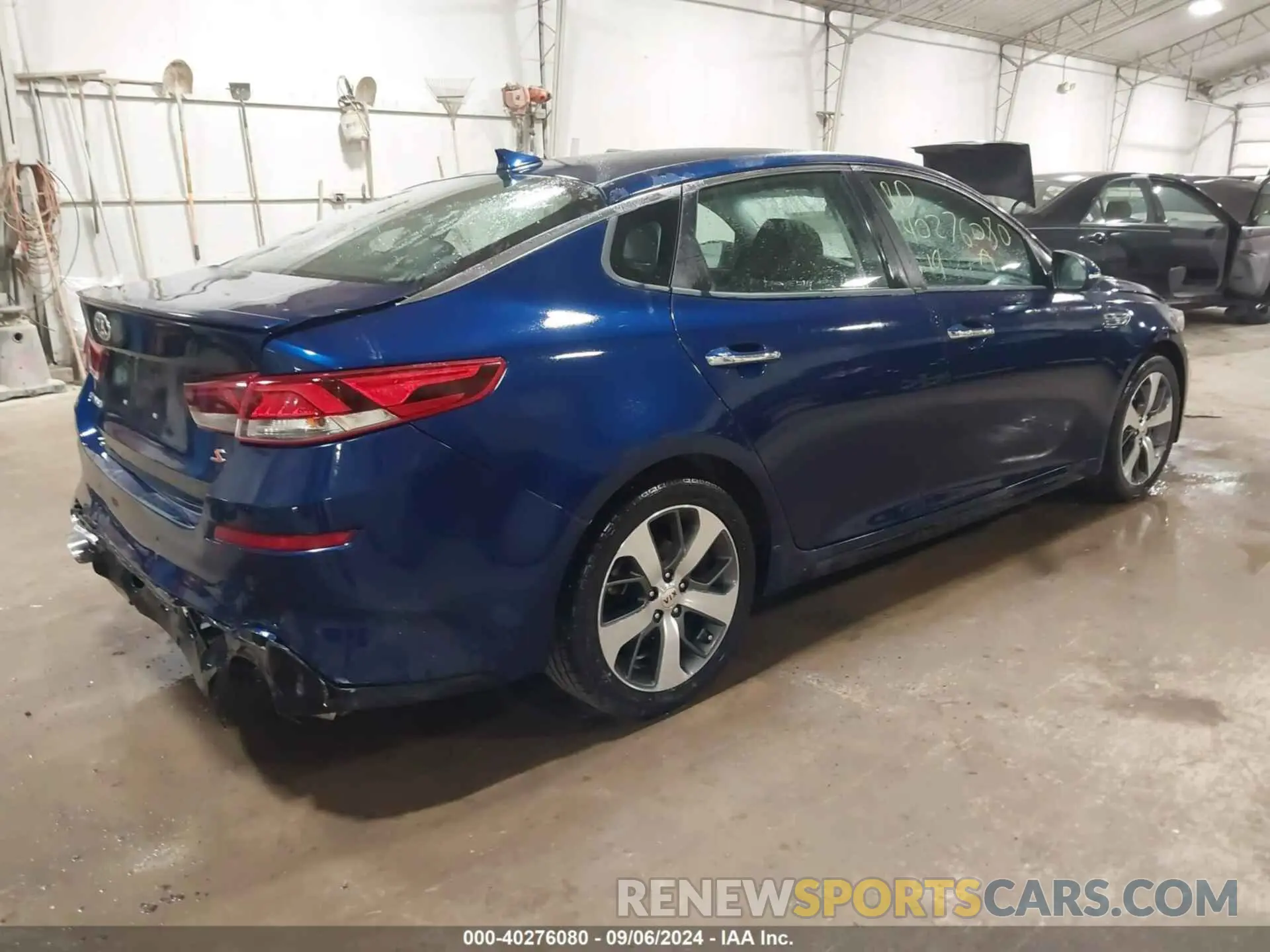 4 Photograph of a damaged car 5XXGT4L38KG368205 KIA OPTIMA 2019
