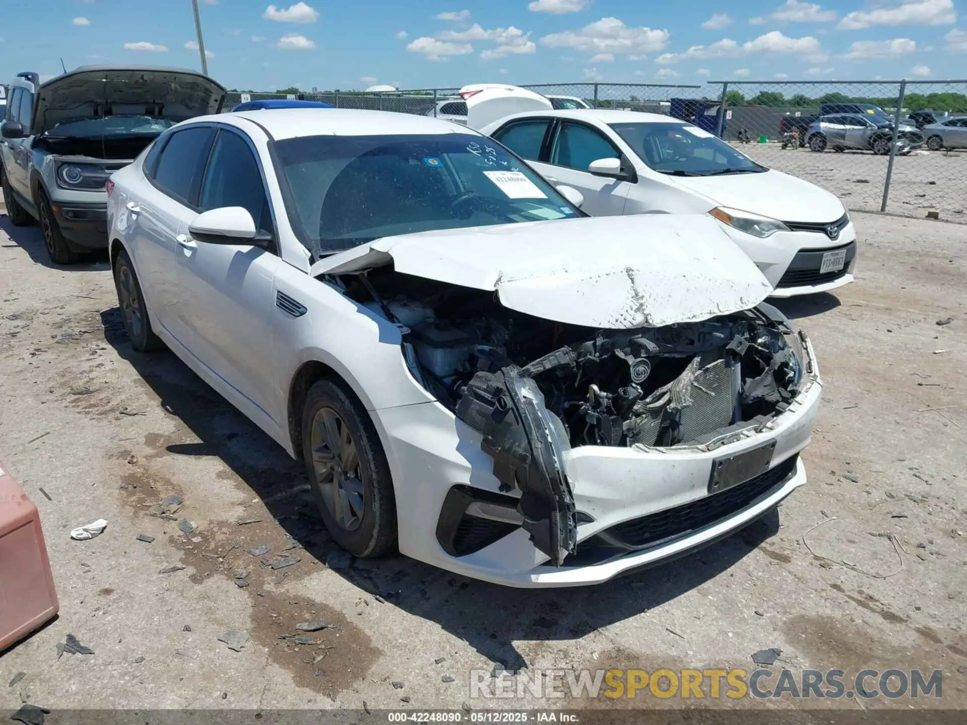 1 Photograph of a damaged car 5XXGT4L38KG372576 KIA OPTIMA 2019