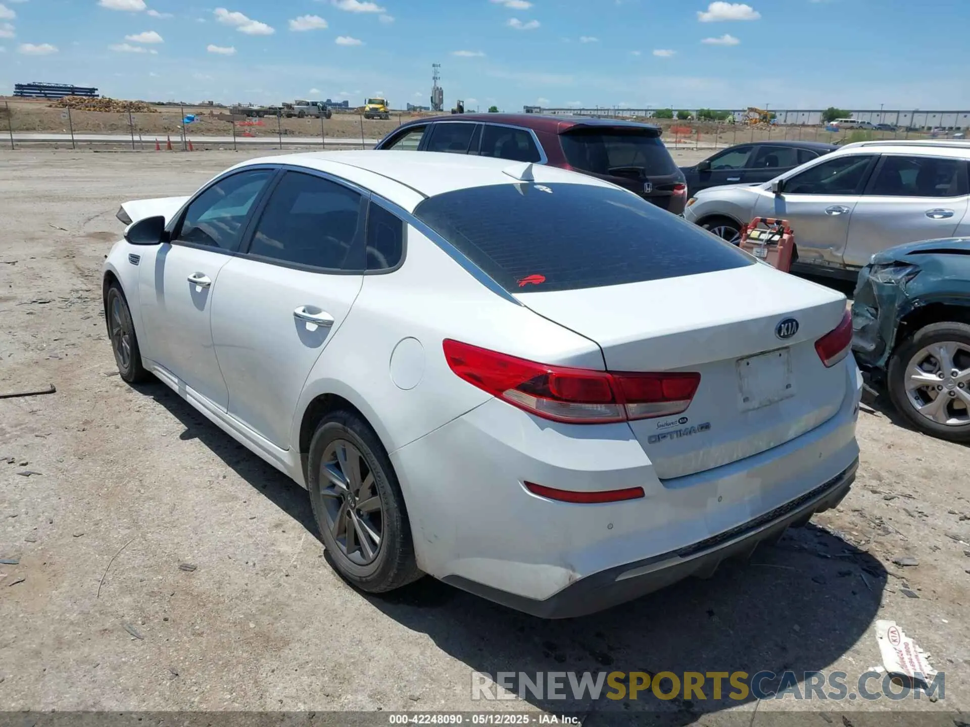 3 Photograph of a damaged car 5XXGT4L38KG372576 KIA OPTIMA 2019