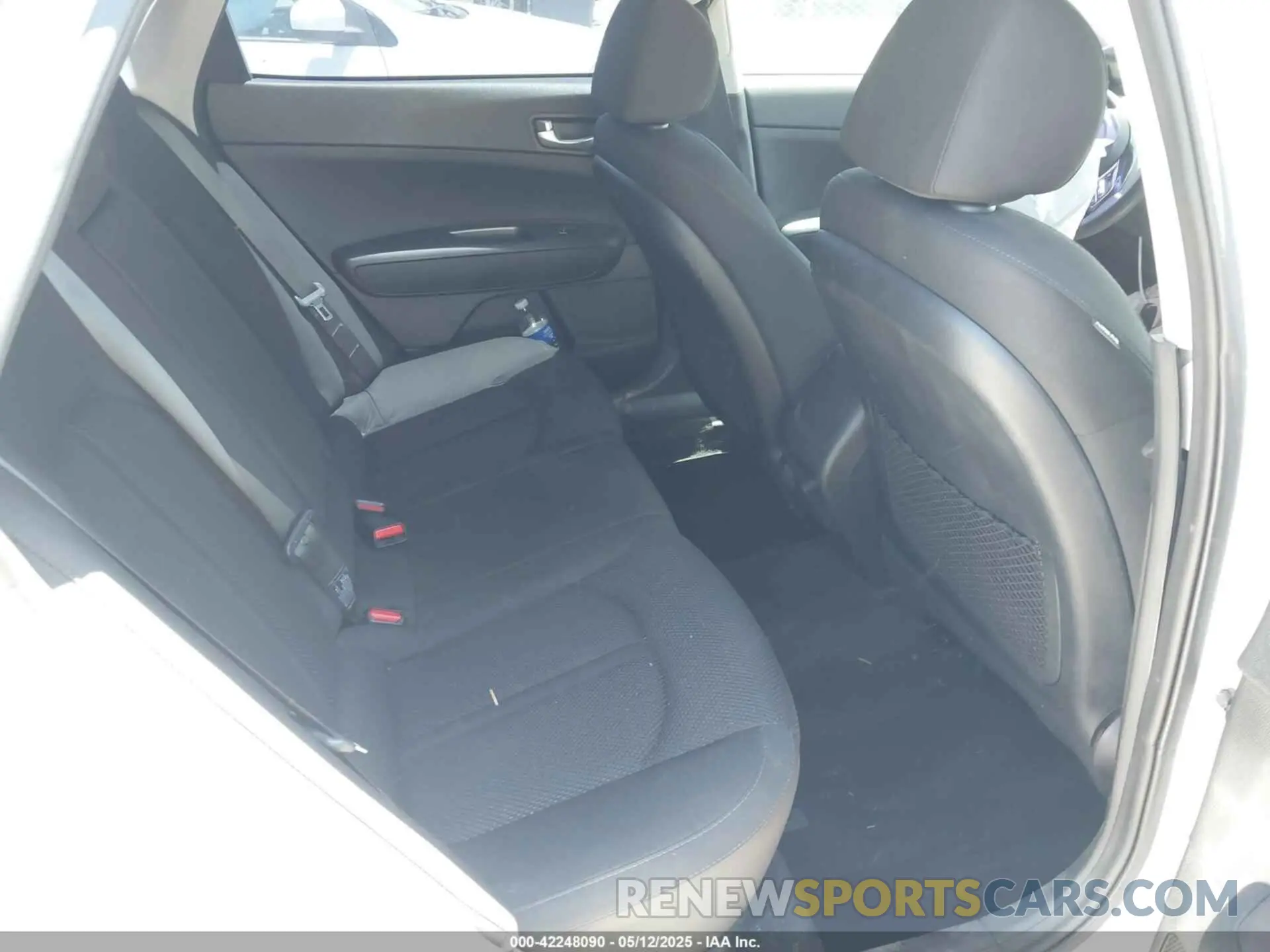8 Photograph of a damaged car 5XXGT4L38KG372576 KIA OPTIMA 2019