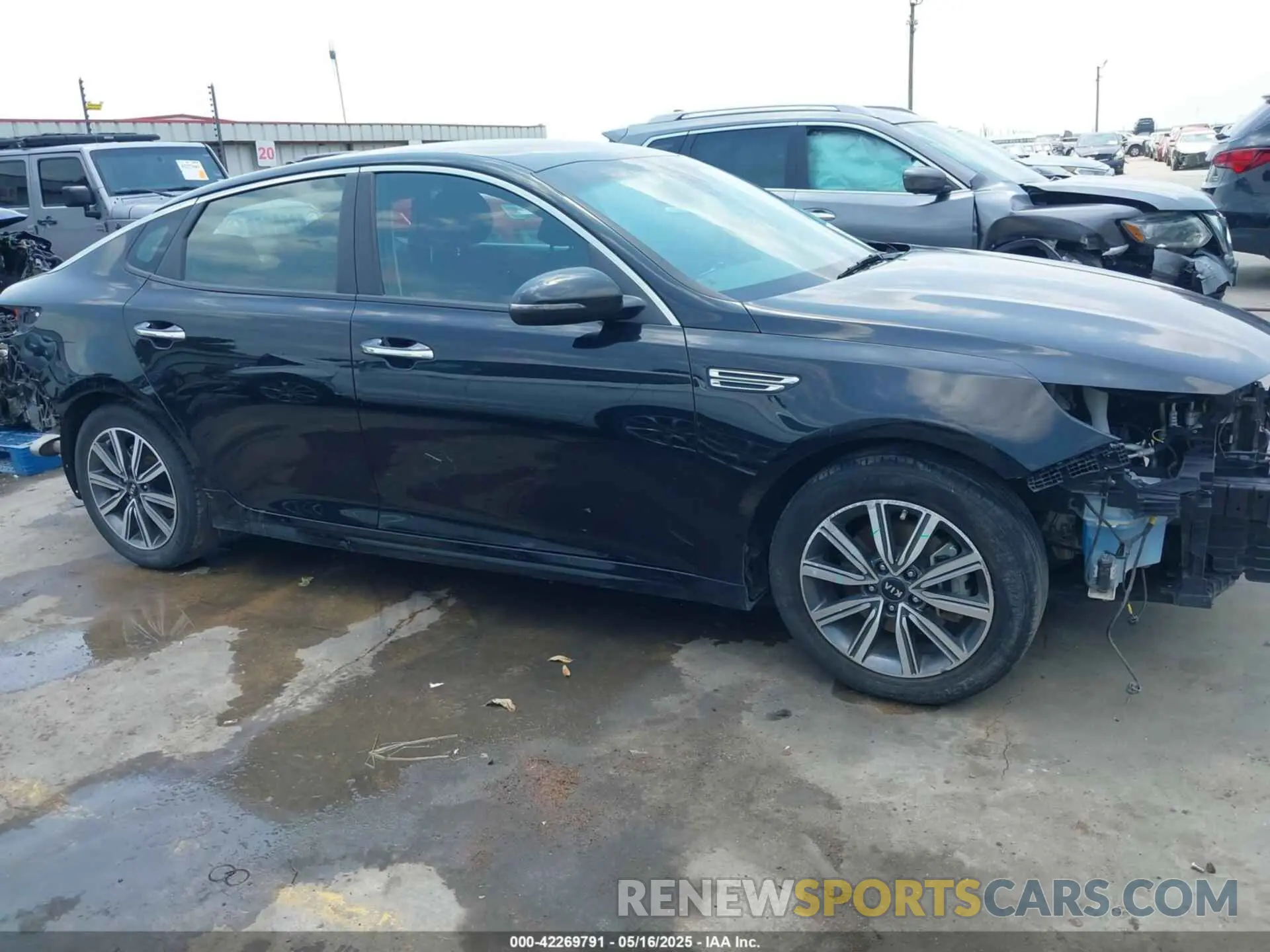 14 Photograph of a damaged car 5XXGT4L38KG375297 KIA OPTIMA 2019