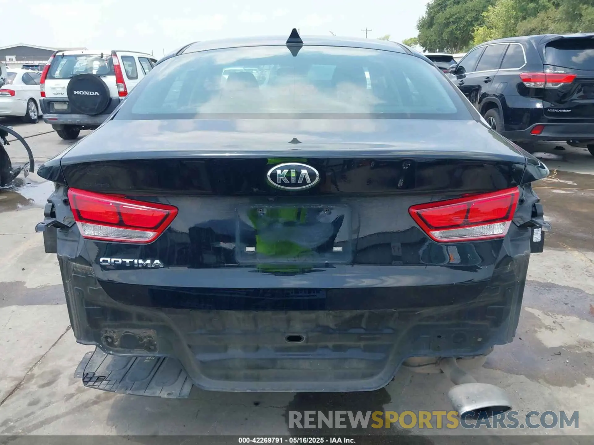 17 Photograph of a damaged car 5XXGT4L38KG375297 KIA OPTIMA 2019