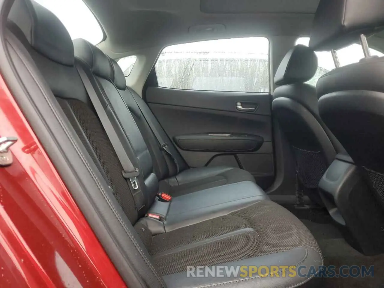 10 Photograph of a damaged car 5XXGT4L38KG375705 KIA OPTIMA 2019