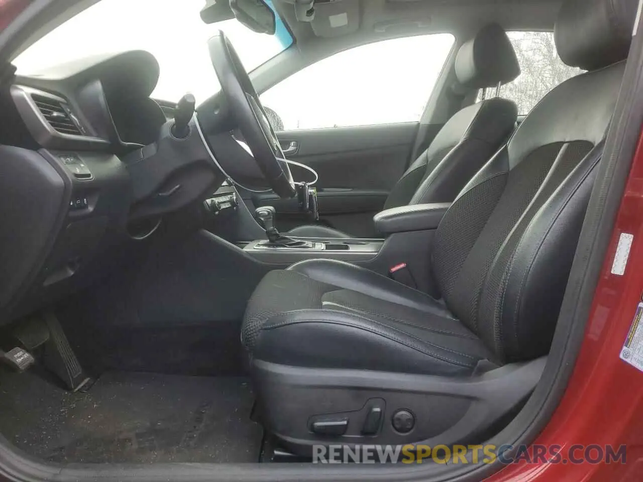 7 Photograph of a damaged car 5XXGT4L38KG375705 KIA OPTIMA 2019