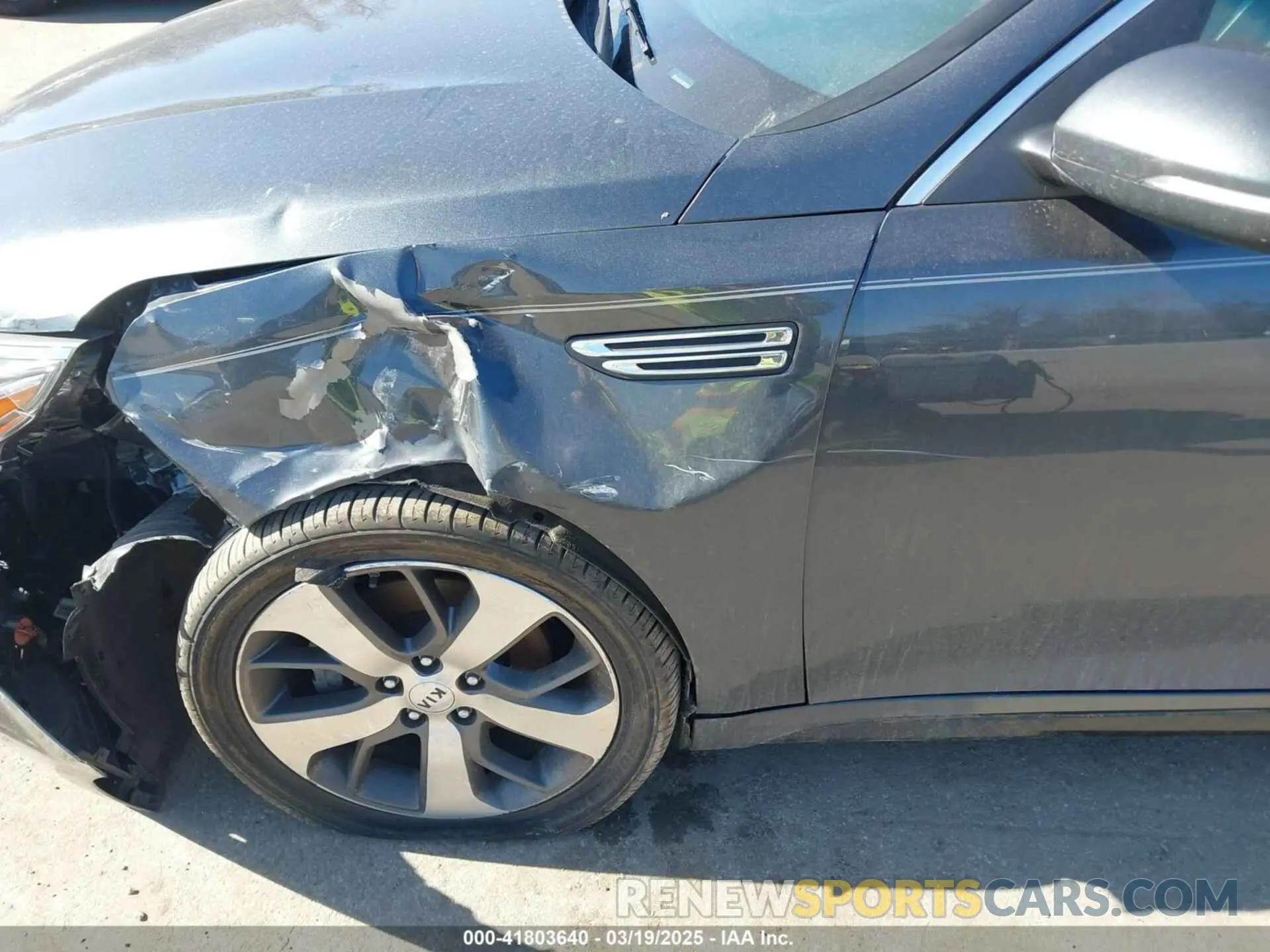 17 Photograph of a damaged car 5XXGT4L38KG376191 KIA OPTIMA 2019