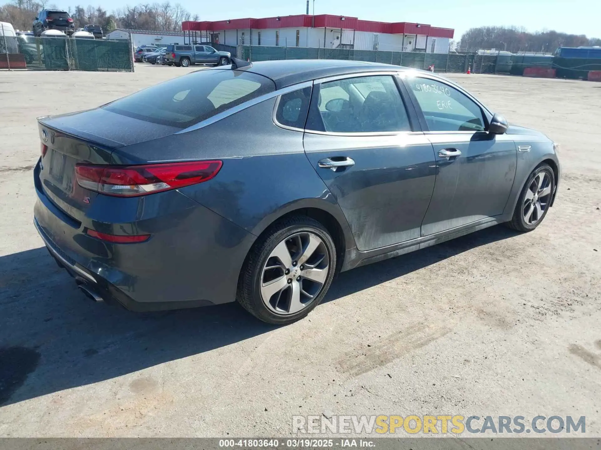 4 Photograph of a damaged car 5XXGT4L38KG376191 KIA OPTIMA 2019