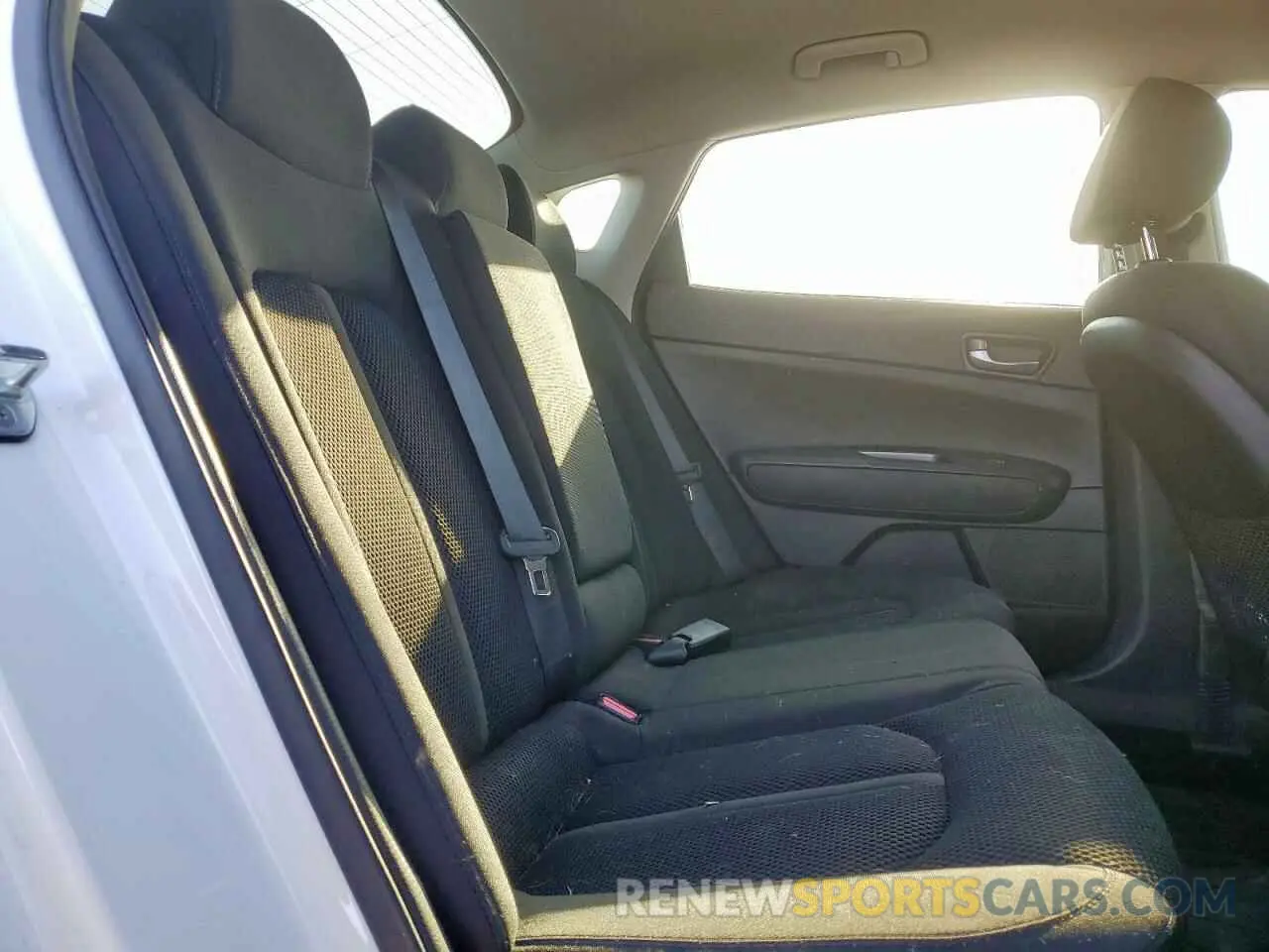 10 Photograph of a damaged car 5XXGT4L38KG376353 KIA OPTIMA 2019