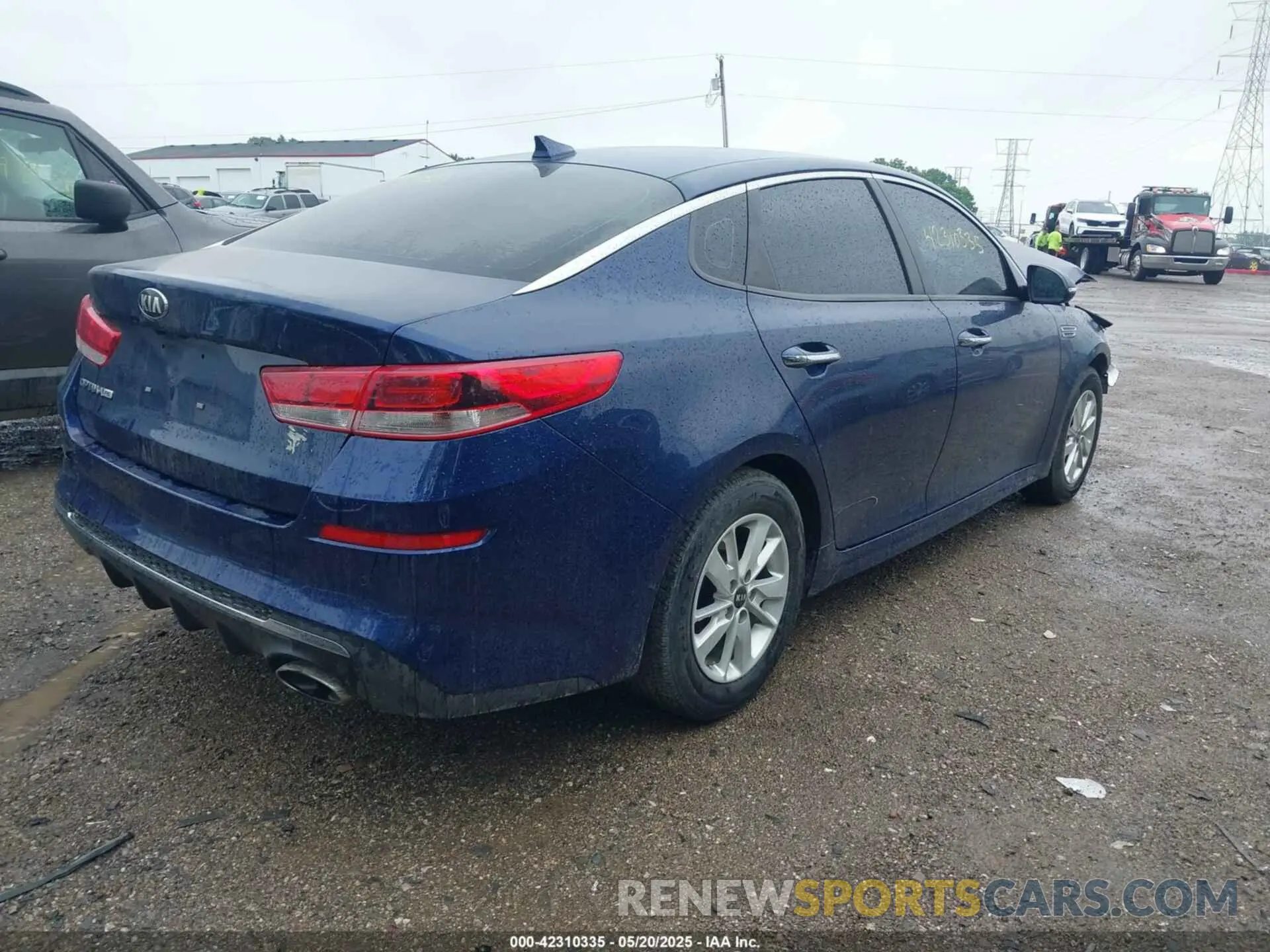 4 Photograph of a damaged car 5XXGT4L39KG275693 KIA OPTIMA 2019