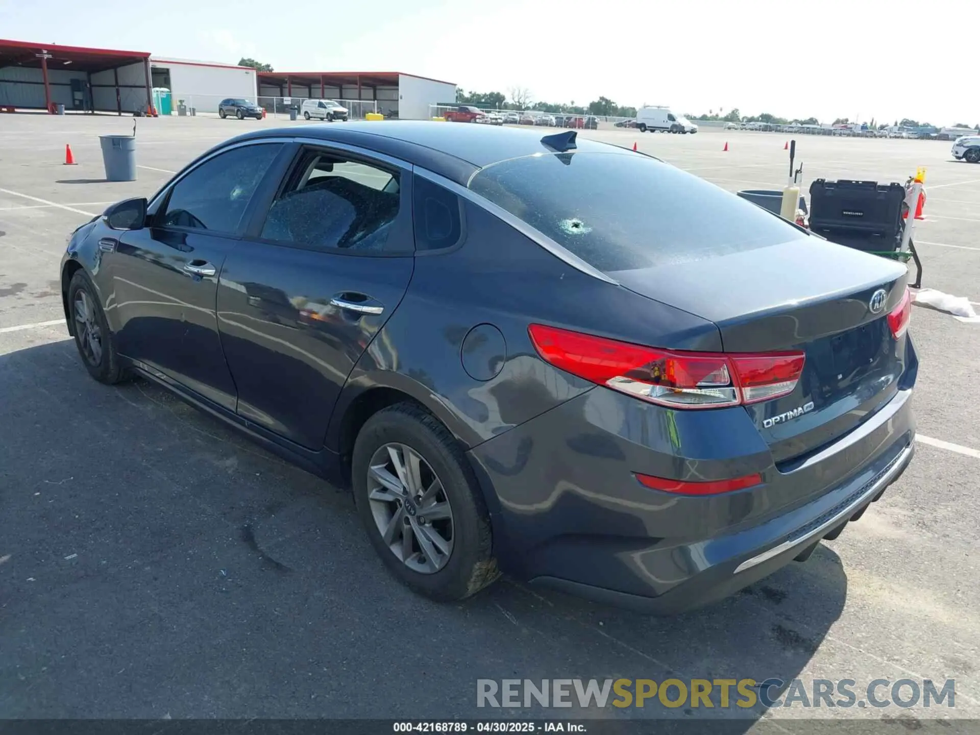 3 Photograph of a damaged car 5XXGT4L39KG288153 KIA OPTIMA 2019