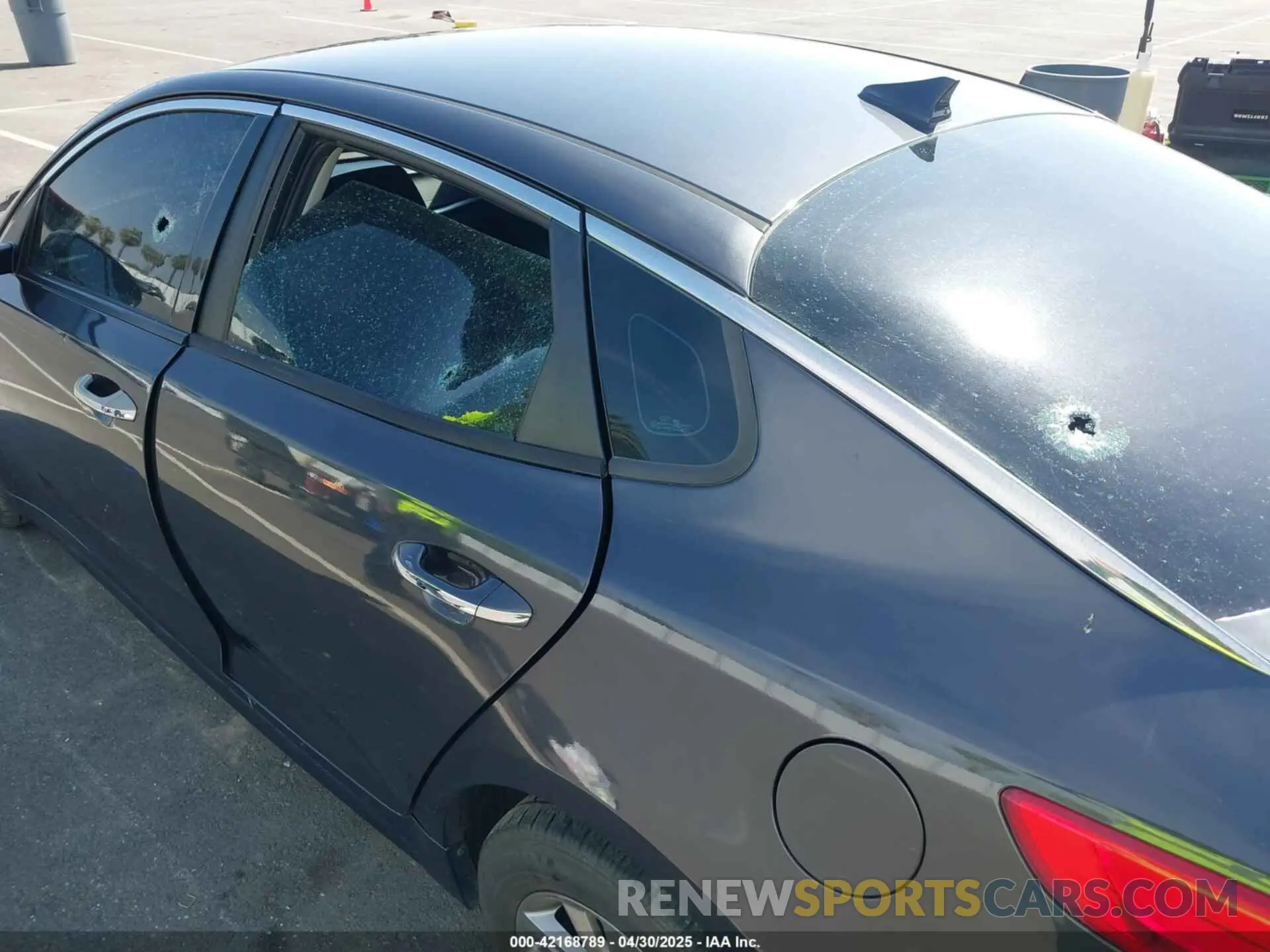 6 Photograph of a damaged car 5XXGT4L39KG288153 KIA OPTIMA 2019