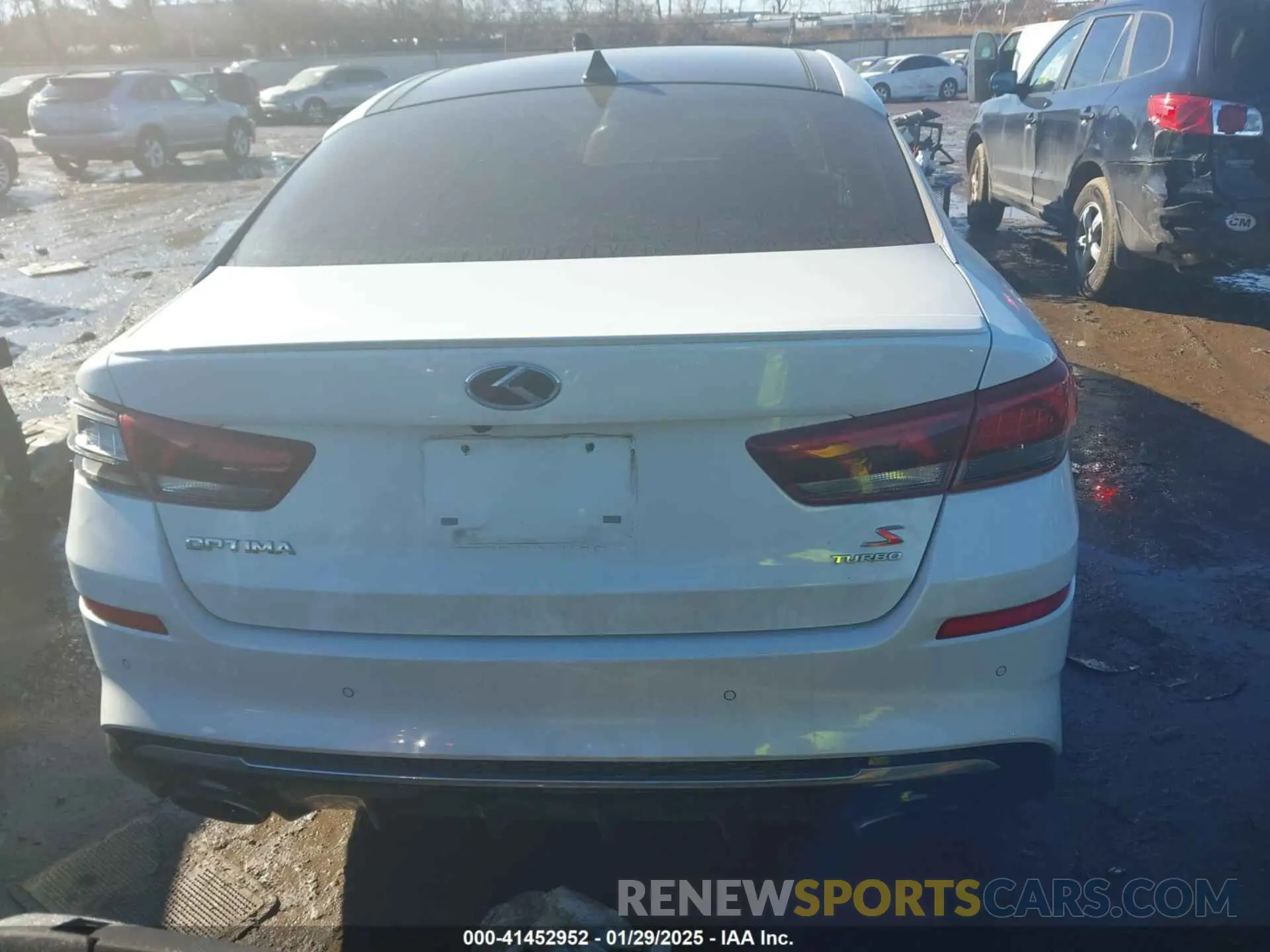 17 Photograph of a damaged car 5XXGT4L39KG295166 KIA OPTIMA 2019