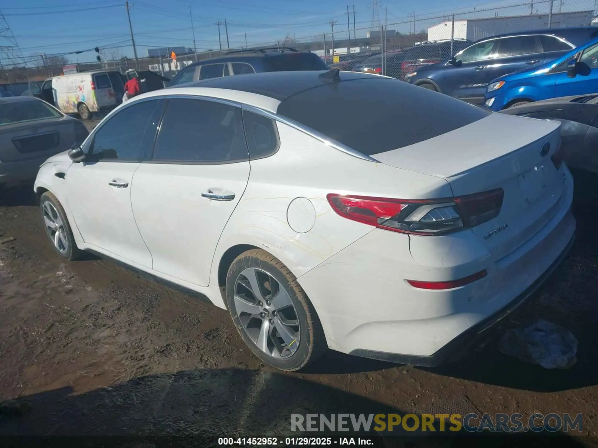 3 Photograph of a damaged car 5XXGT4L39KG295166 KIA OPTIMA 2019