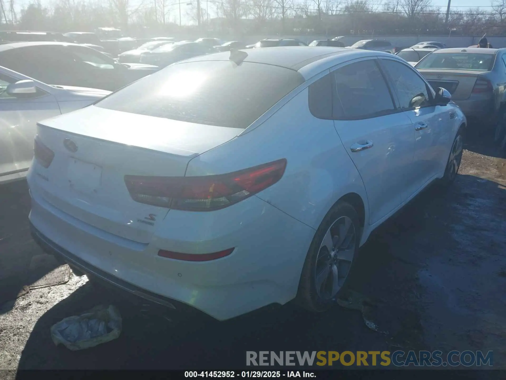 4 Photograph of a damaged car 5XXGT4L39KG295166 KIA OPTIMA 2019