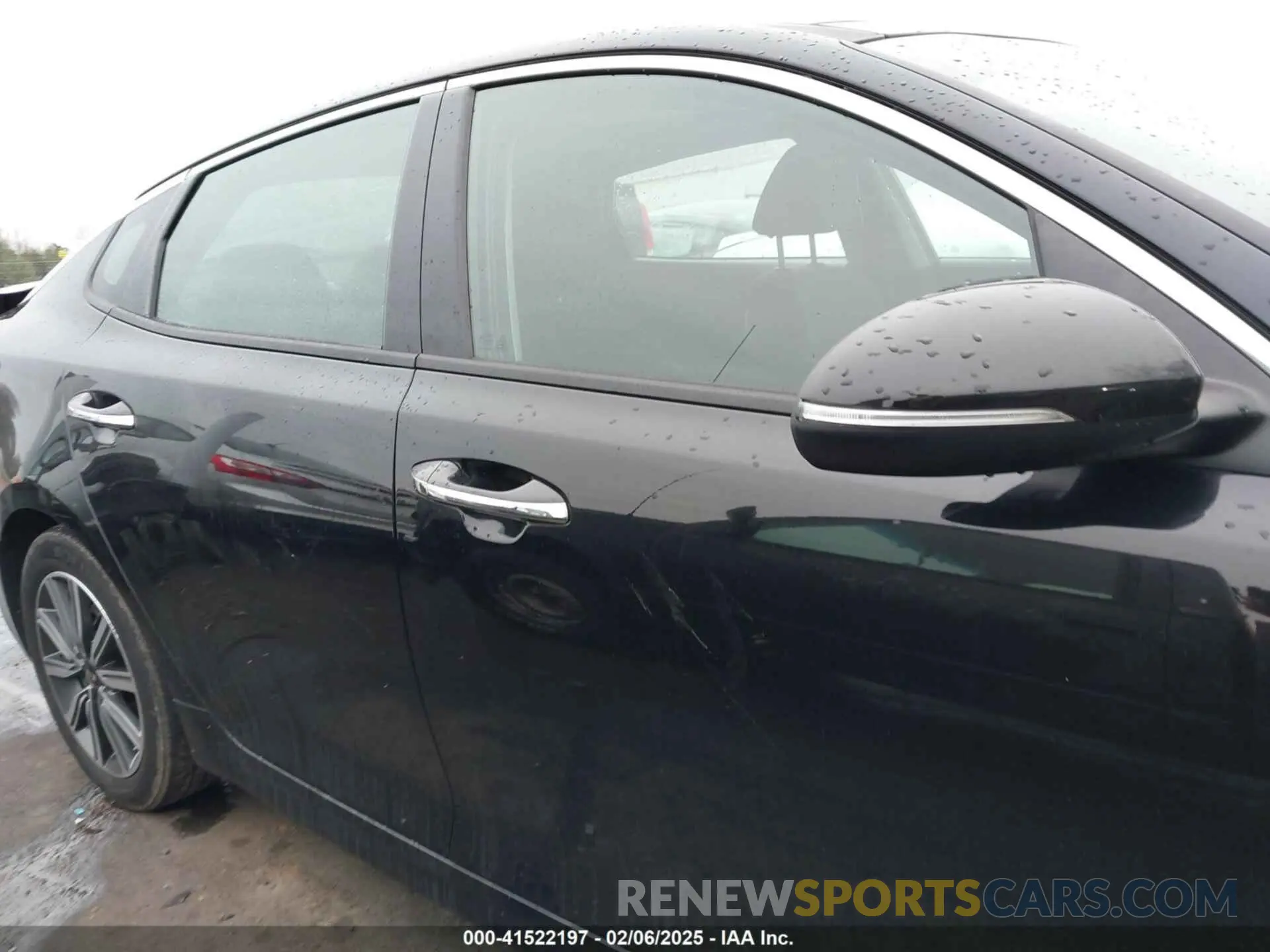 13 Photograph of a damaged car 5XXGT4L39KG310782 KIA OPTIMA 2019