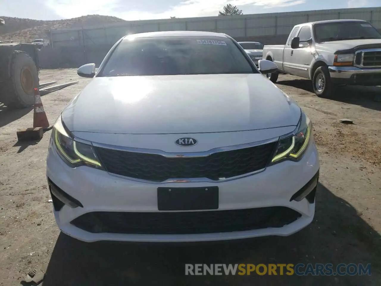 5 Photograph of a damaged car 5XXGT4L39KG318509 KIA OPTIMA 2019