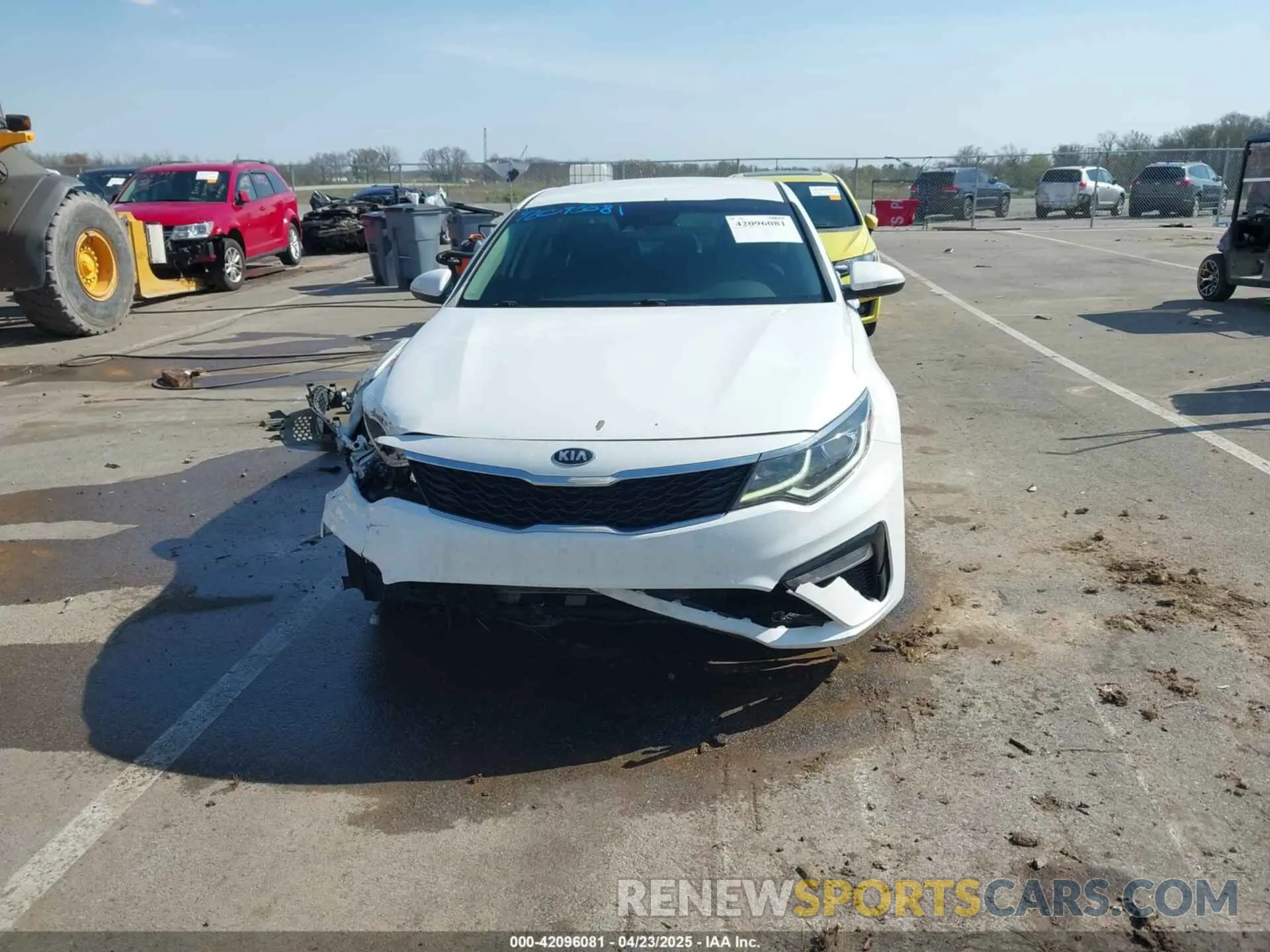 13 Photograph of a damaged car 5XXGT4L39KG322754 KIA OPTIMA 2019