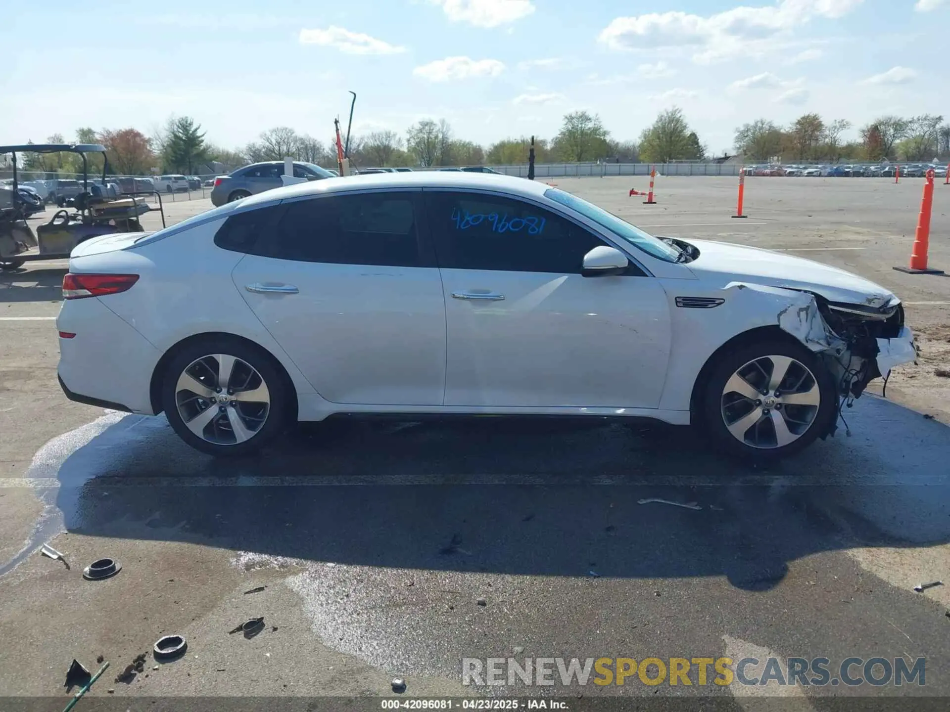14 Photograph of a damaged car 5XXGT4L39KG322754 KIA OPTIMA 2019