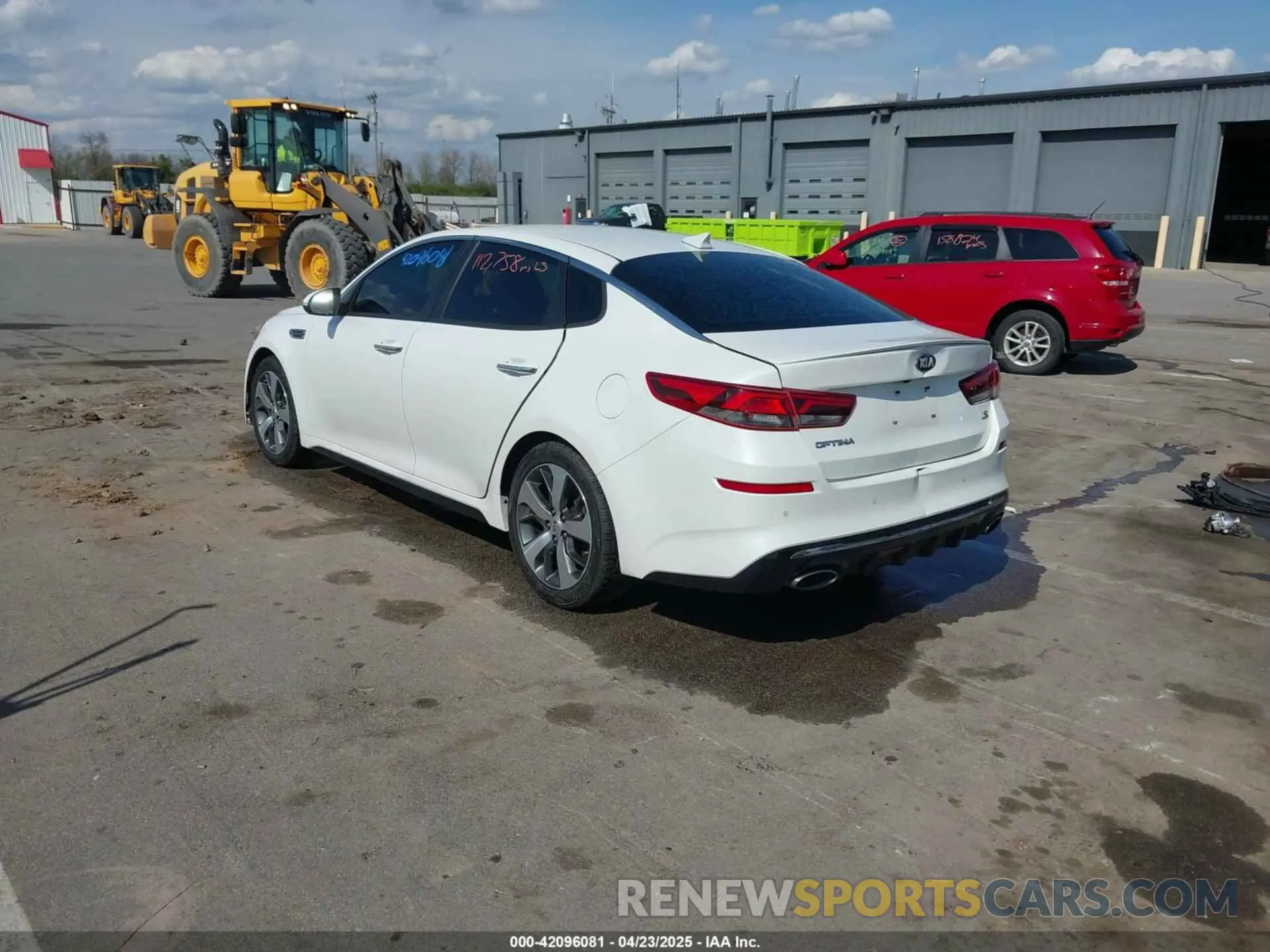 3 Photograph of a damaged car 5XXGT4L39KG322754 KIA OPTIMA 2019