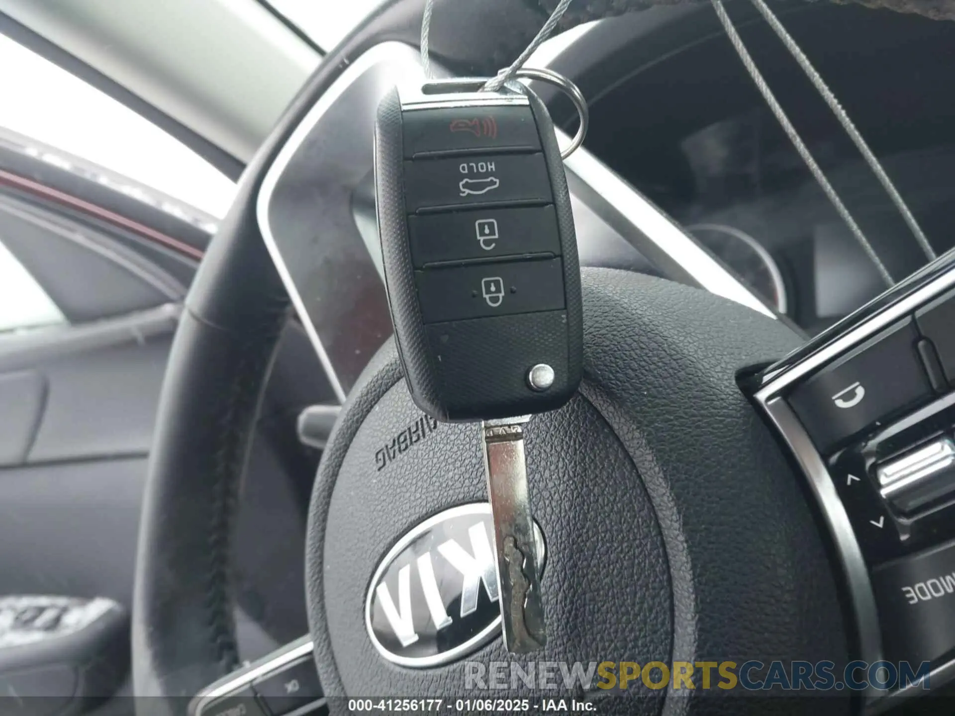 11 Photograph of a damaged car 5XXGT4L39KG323600 KIA OPTIMA 2019