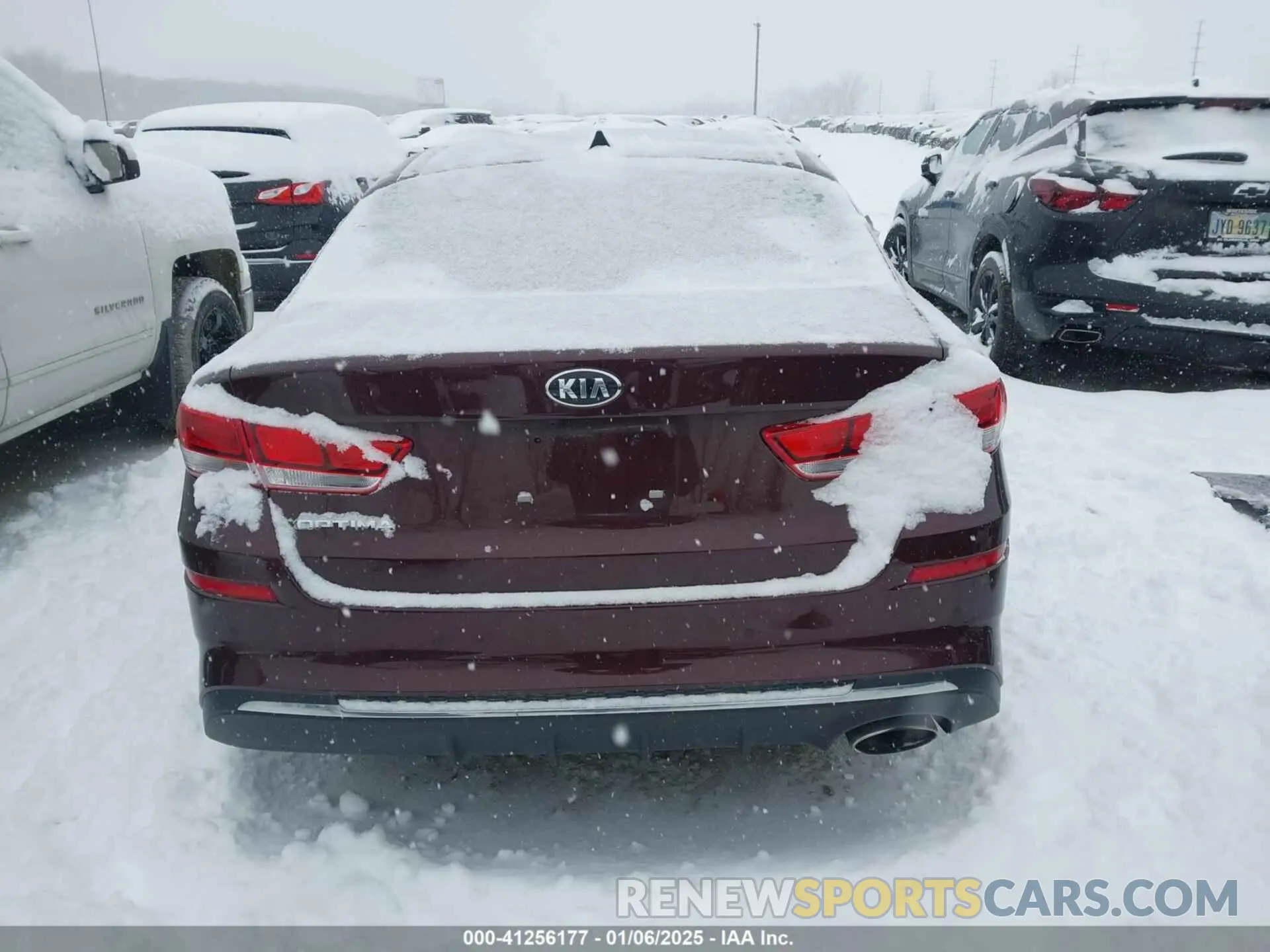 16 Photograph of a damaged car 5XXGT4L39KG323600 KIA OPTIMA 2019