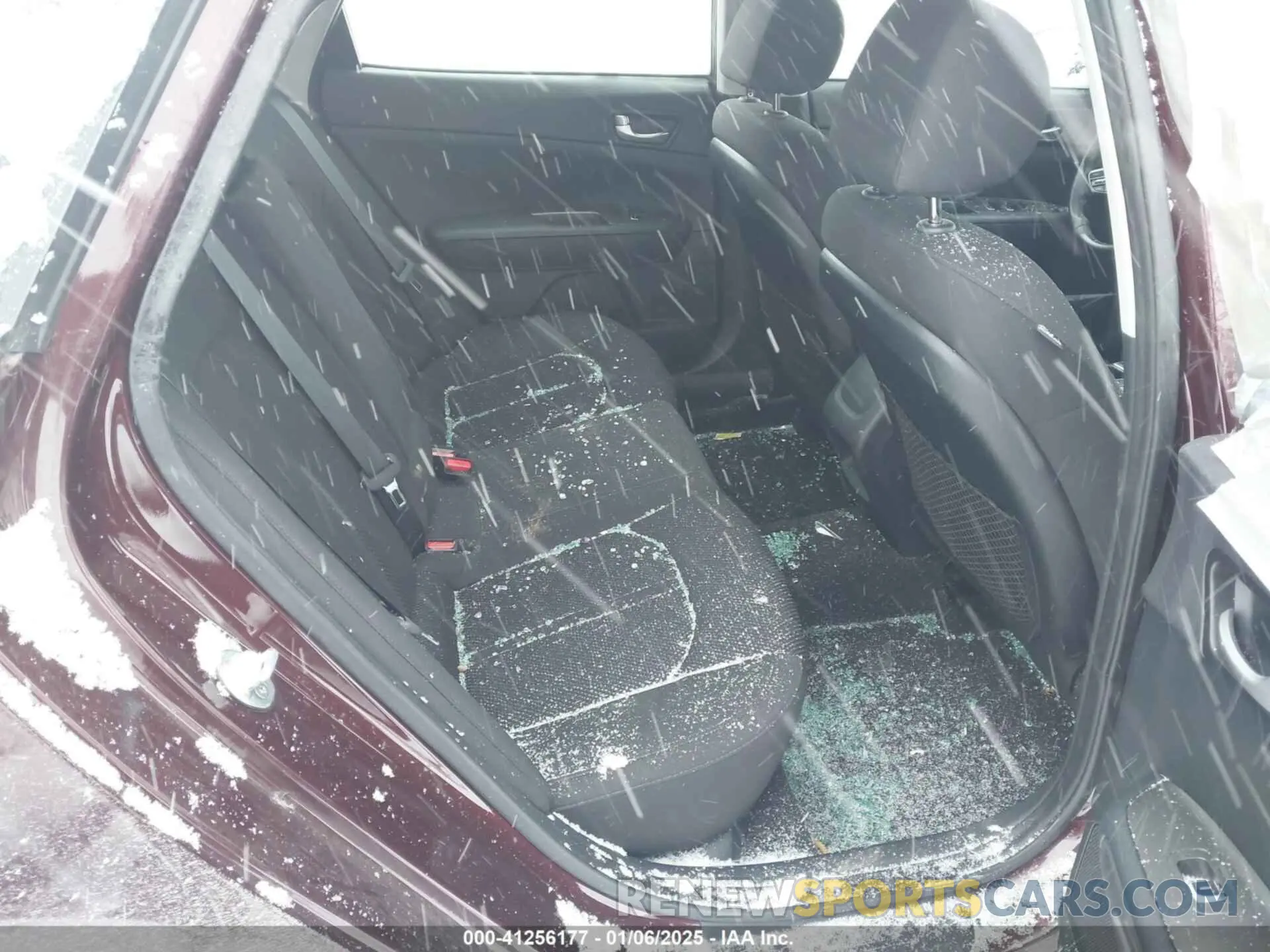 8 Photograph of a damaged car 5XXGT4L39KG323600 KIA OPTIMA 2019