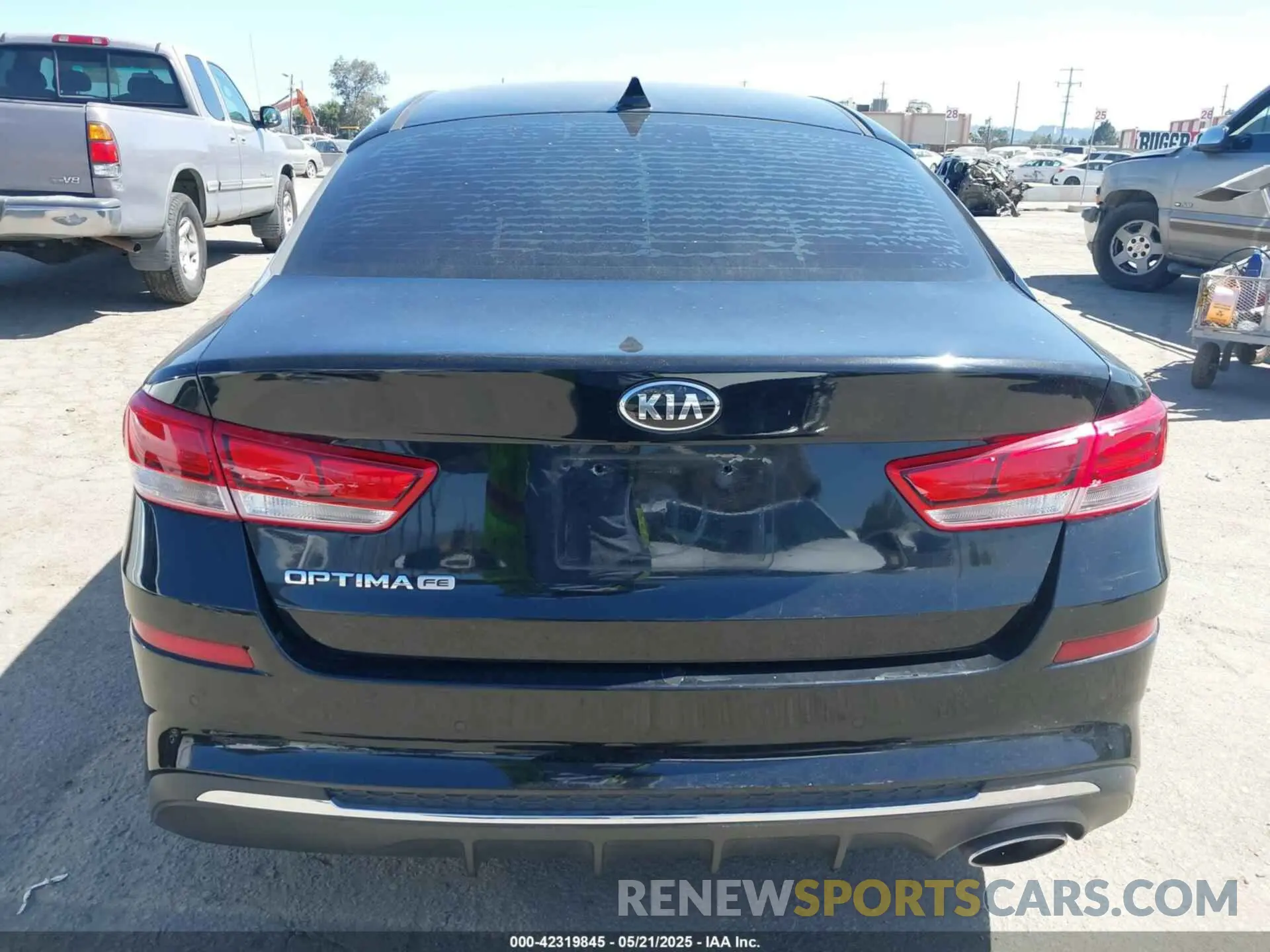 17 Photograph of a damaged car 5XXGT4L39KG324374 KIA OPTIMA 2019
