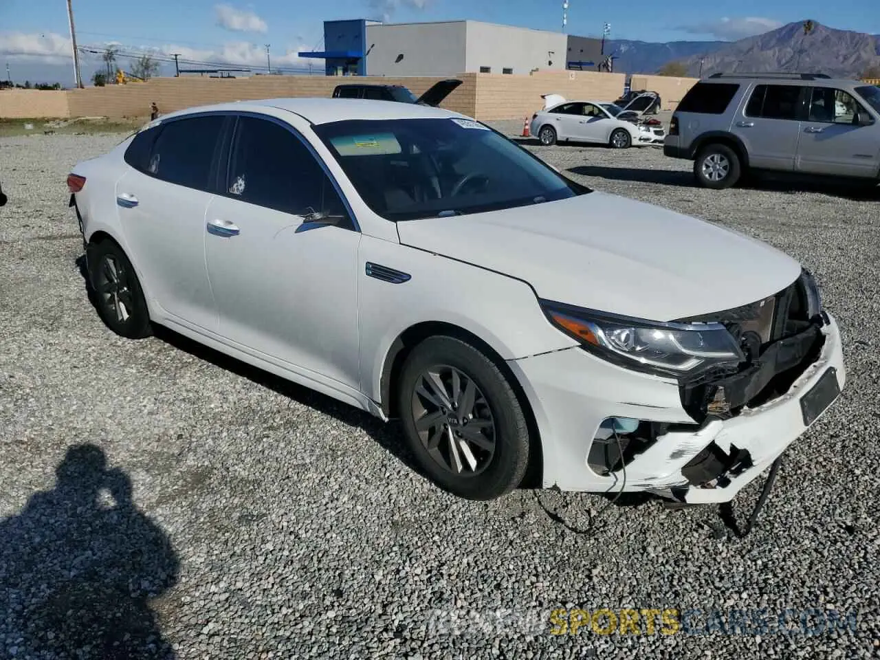 4 Photograph of a damaged car 5XXGT4L39KG333687 KIA OPTIMA 2019